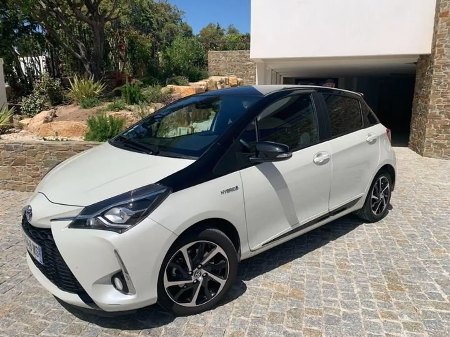 Toyota Yaris Yaris Hybride 100h Collection Blanc - 2