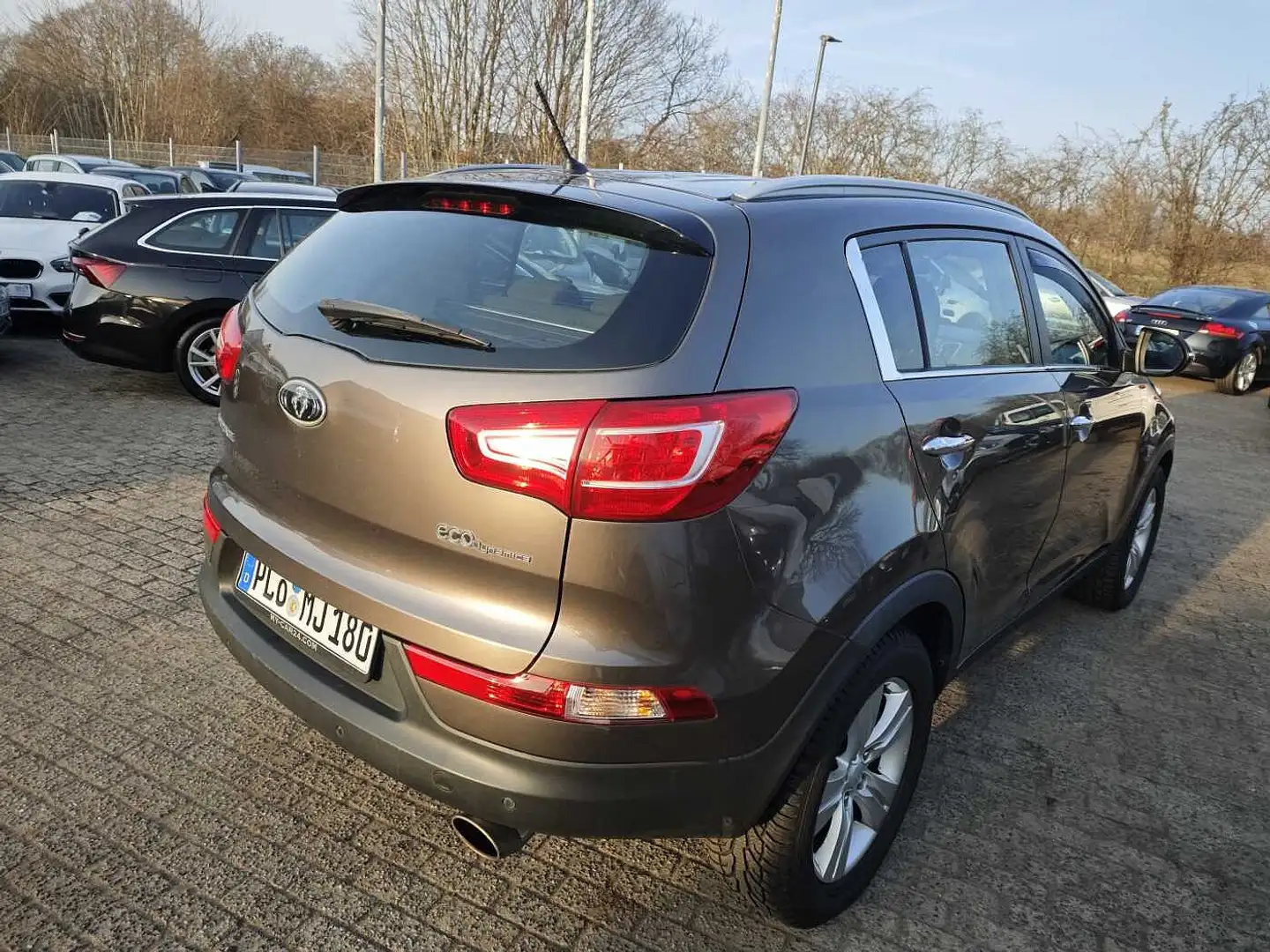 Kia Sportage 2.0 CRDi 2WD Champ Braun - 2