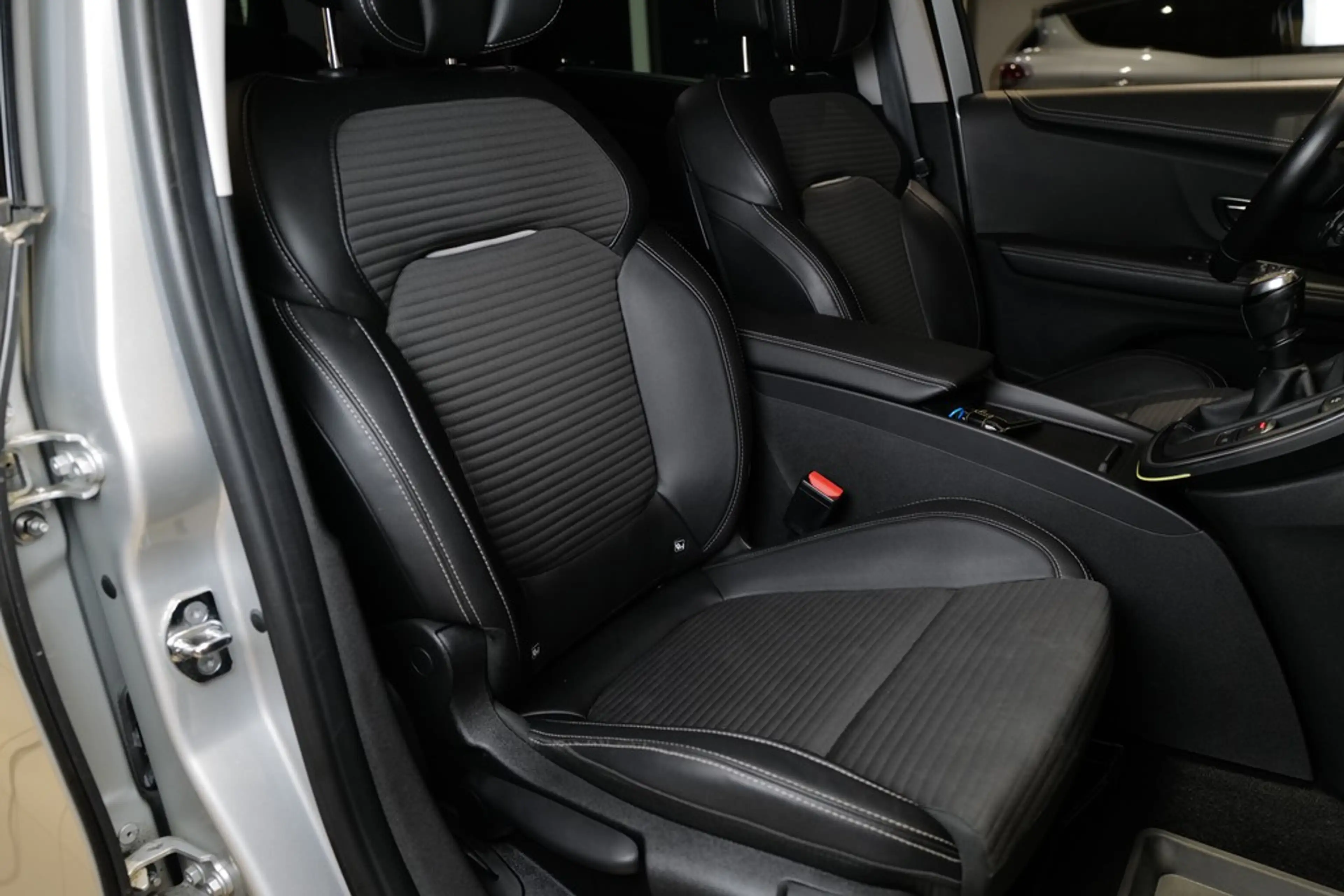 Renault Scenic IV BOSE Edition — photo 7