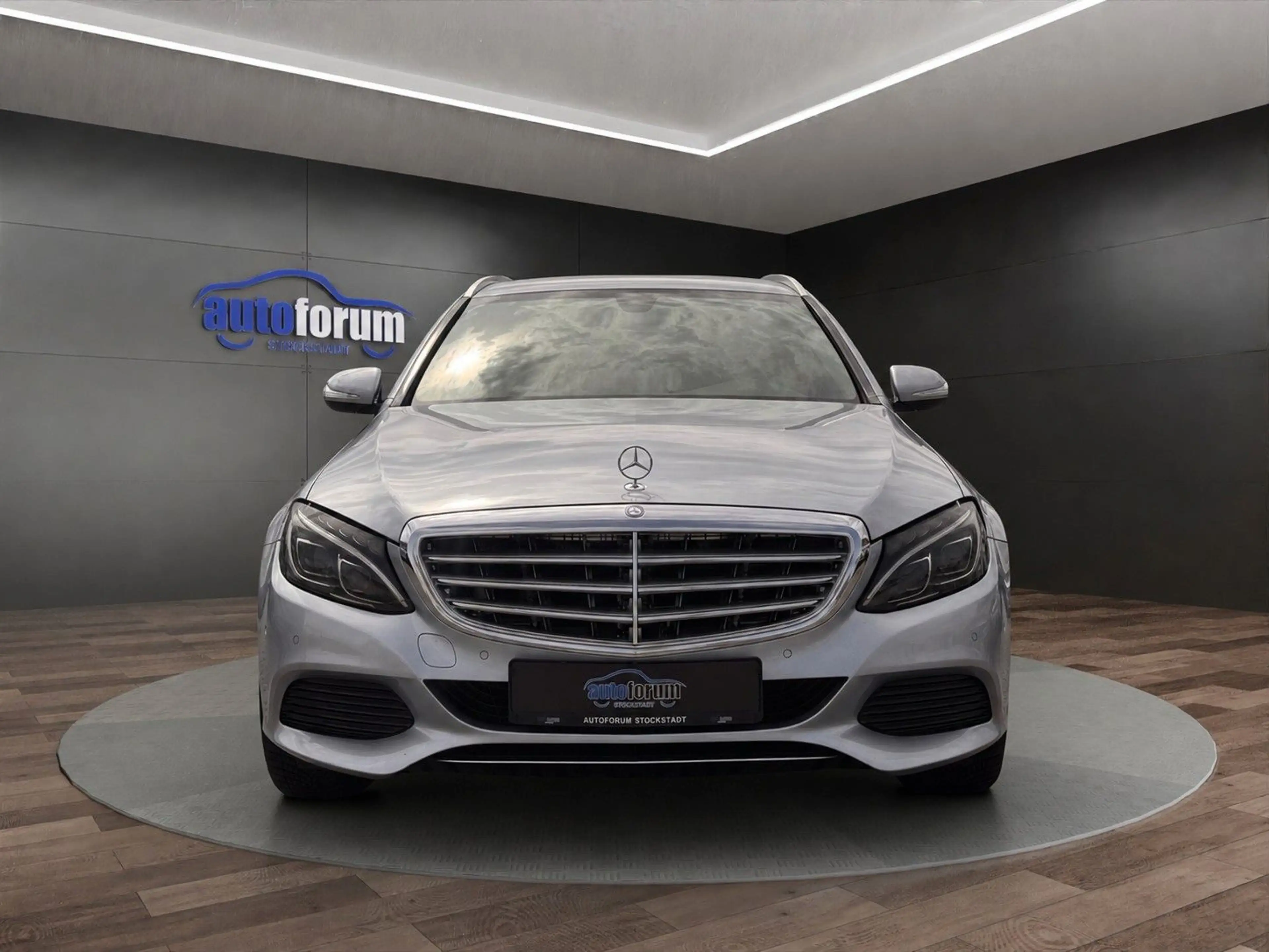 Mercedes-Benz C 250 T Avantgarde LED°NAVI°KAMERA°SHZ°PDC — photo 2