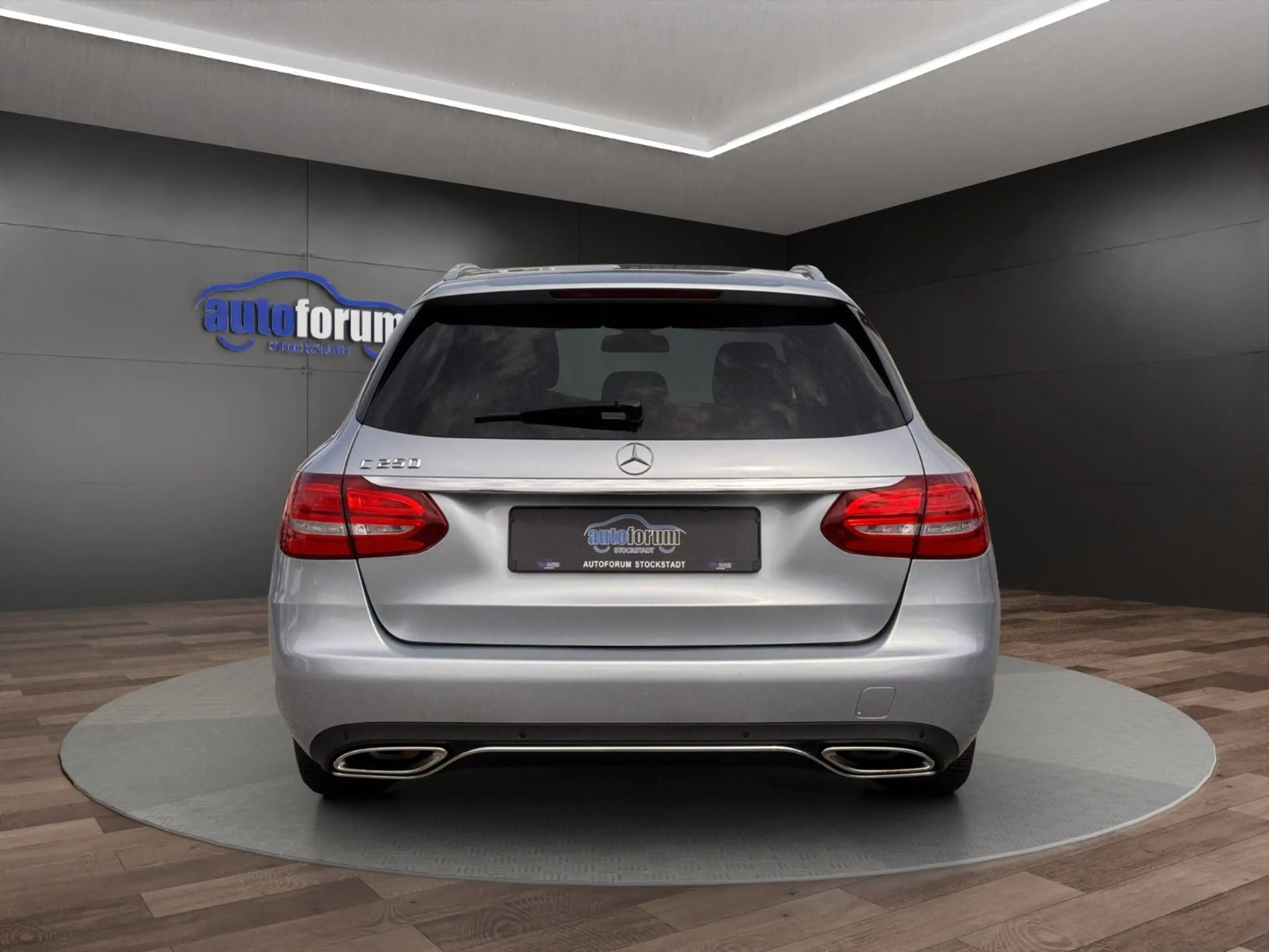 Mercedes-Benz C 250 T Avantgarde LED°NAVI°KAMERA°SHZ°PDC — photo 5