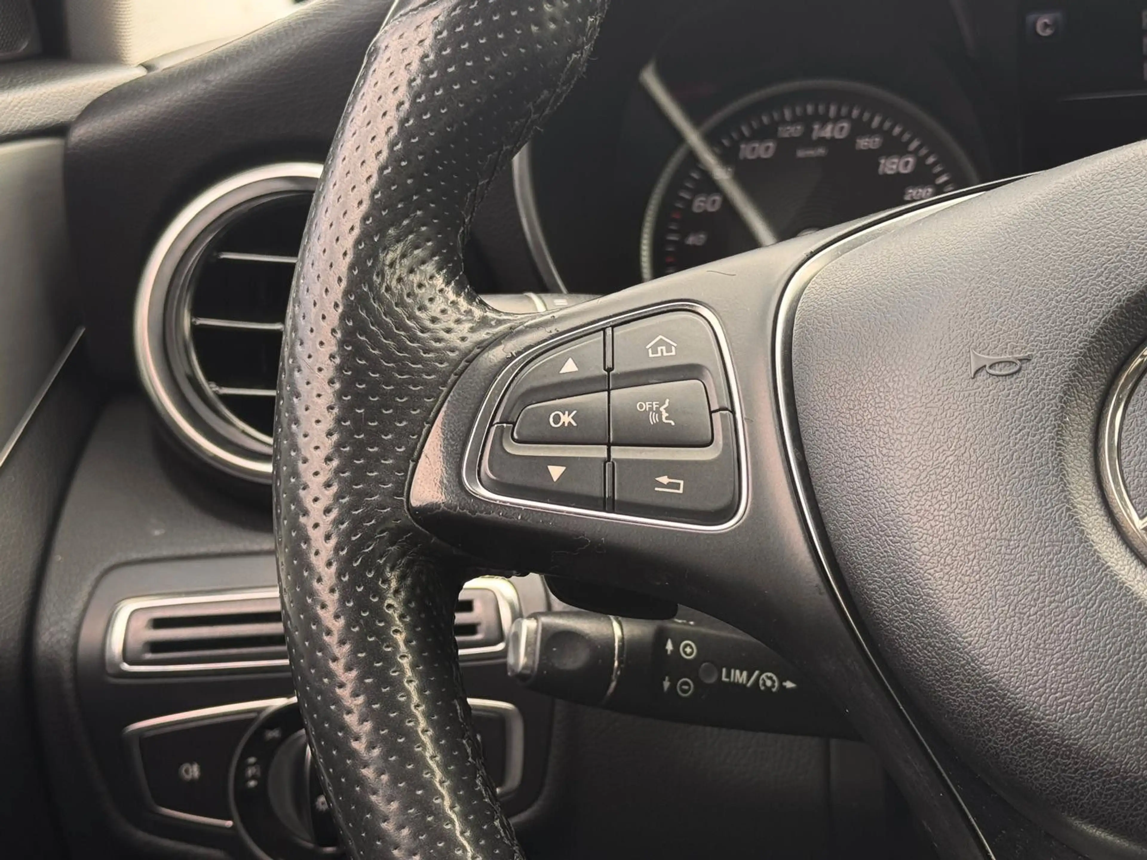 Mercedes-Benz C 250 T Avantgarde LED°NAVI°KAMERA°SHZ°PDC — photo 13