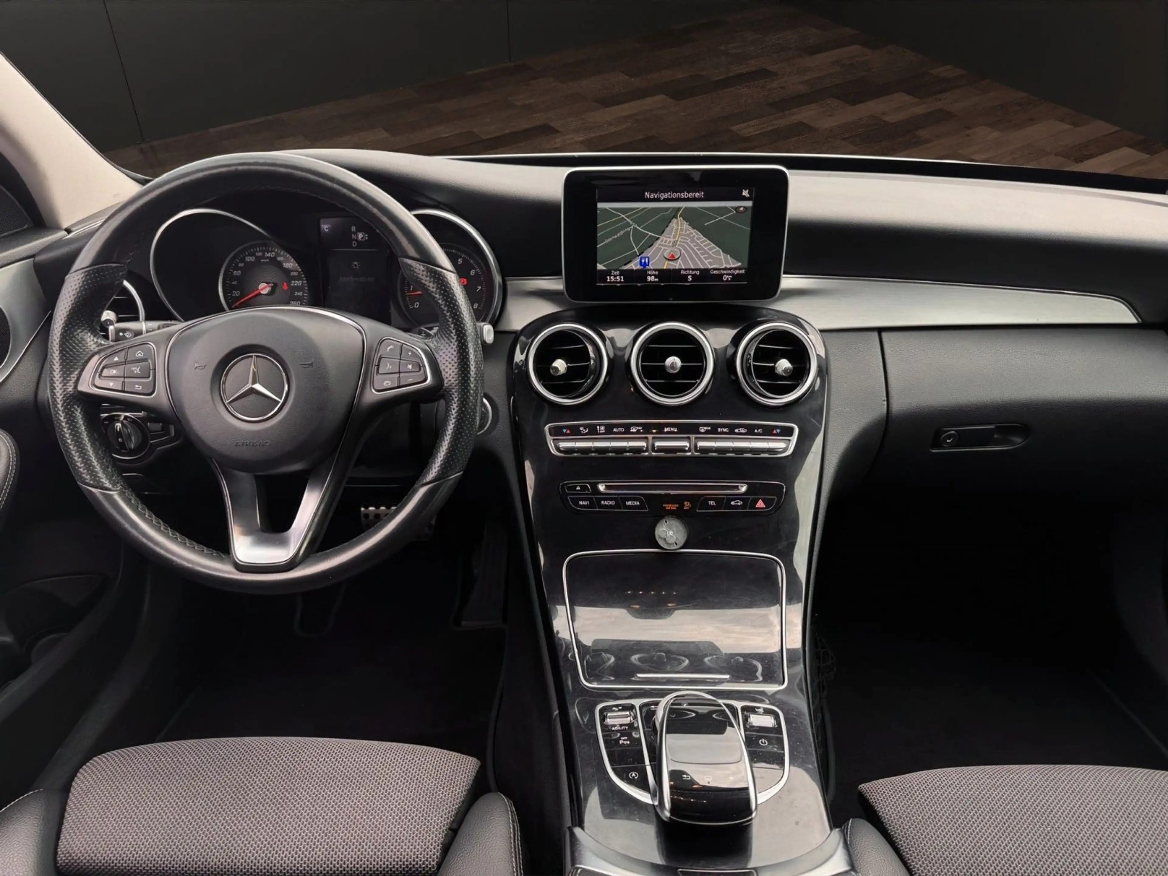 Mercedes-Benz C 250 T Avantgarde LED°NAVI°KAMERA°SHZ°PDC — photo 11