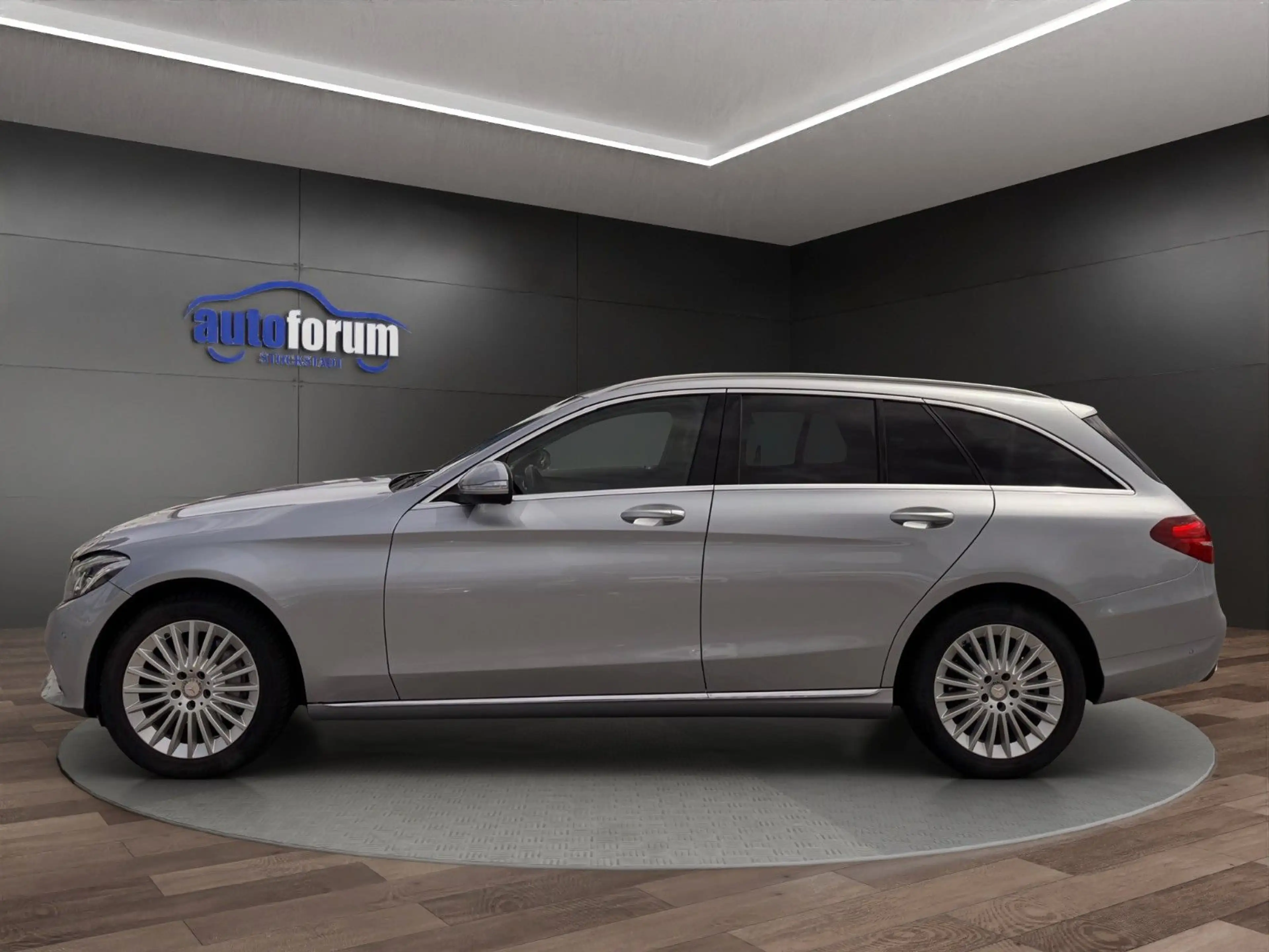 Mercedes-Benz C 250 T Avantgarde LED°NAVI°KAMERA°SHZ°PDC — photo 9