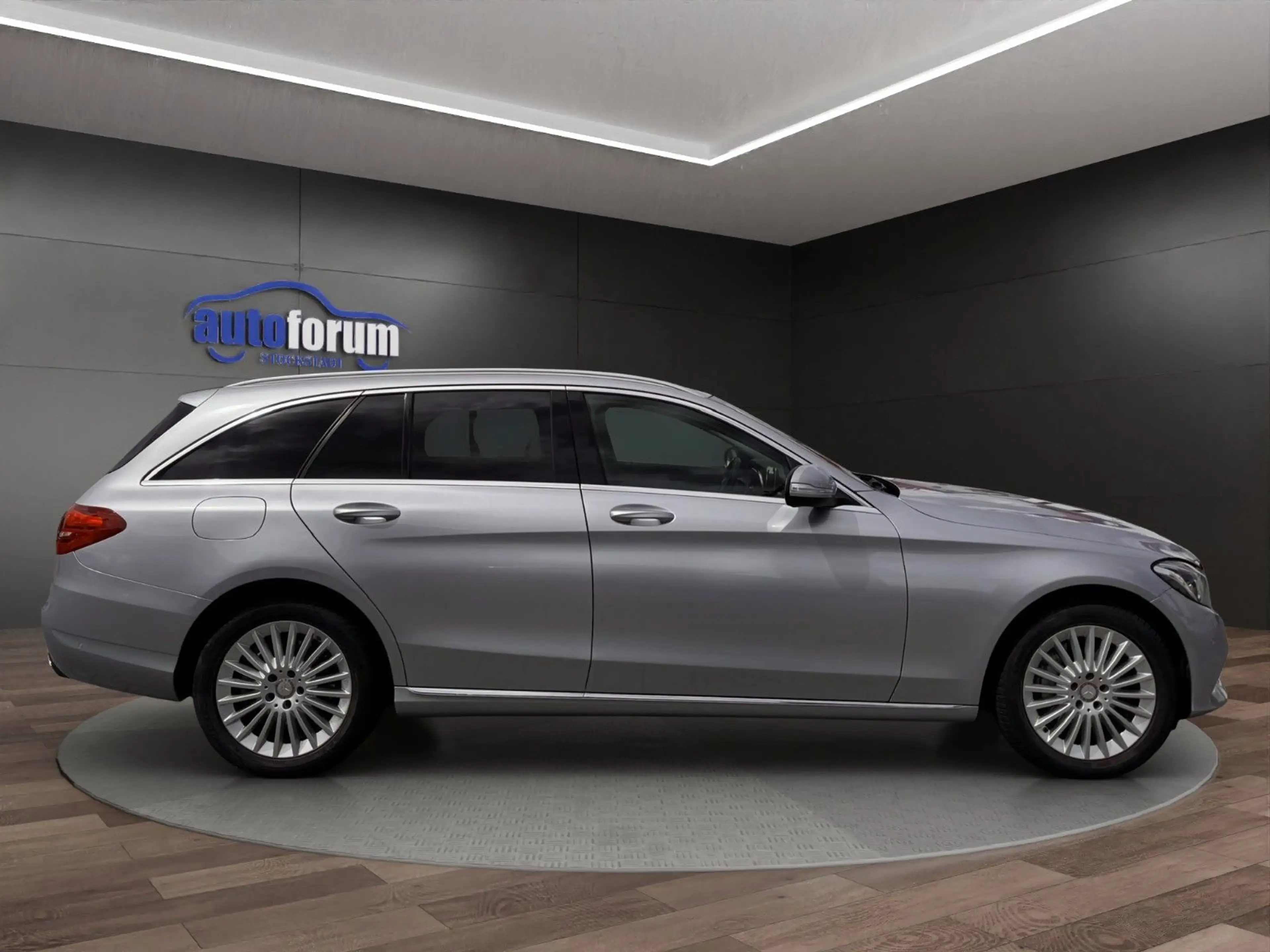 Mercedes-Benz C 250 T Avantgarde LED°NAVI°KAMERA°SHZ°PDC — photo 8