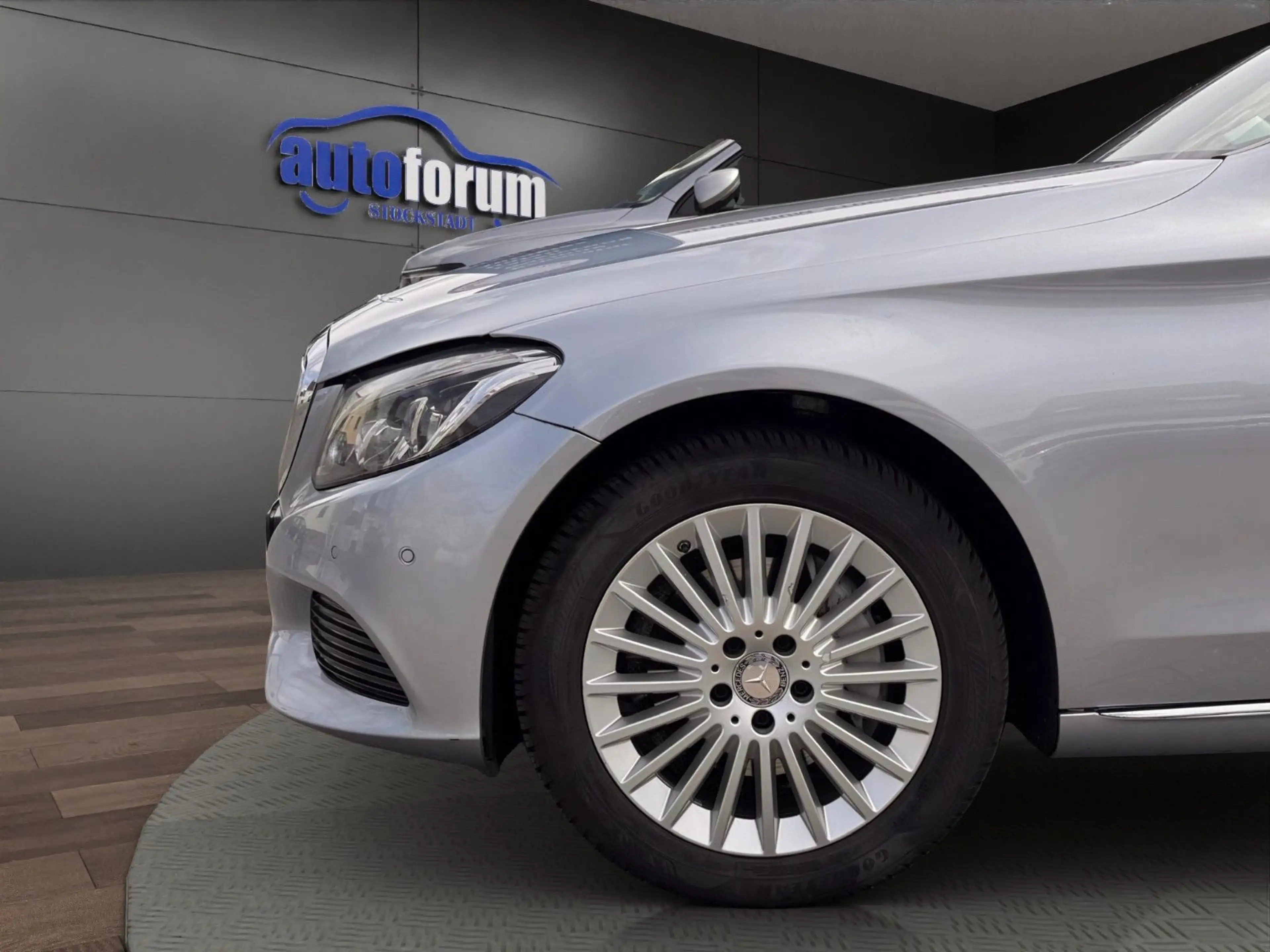 Mercedes-Benz C 250 T Avantgarde LED°NAVI°KAMERA°SHZ°PDC — photo 10