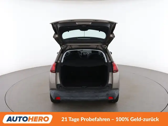 Peugeot 2008 view 16