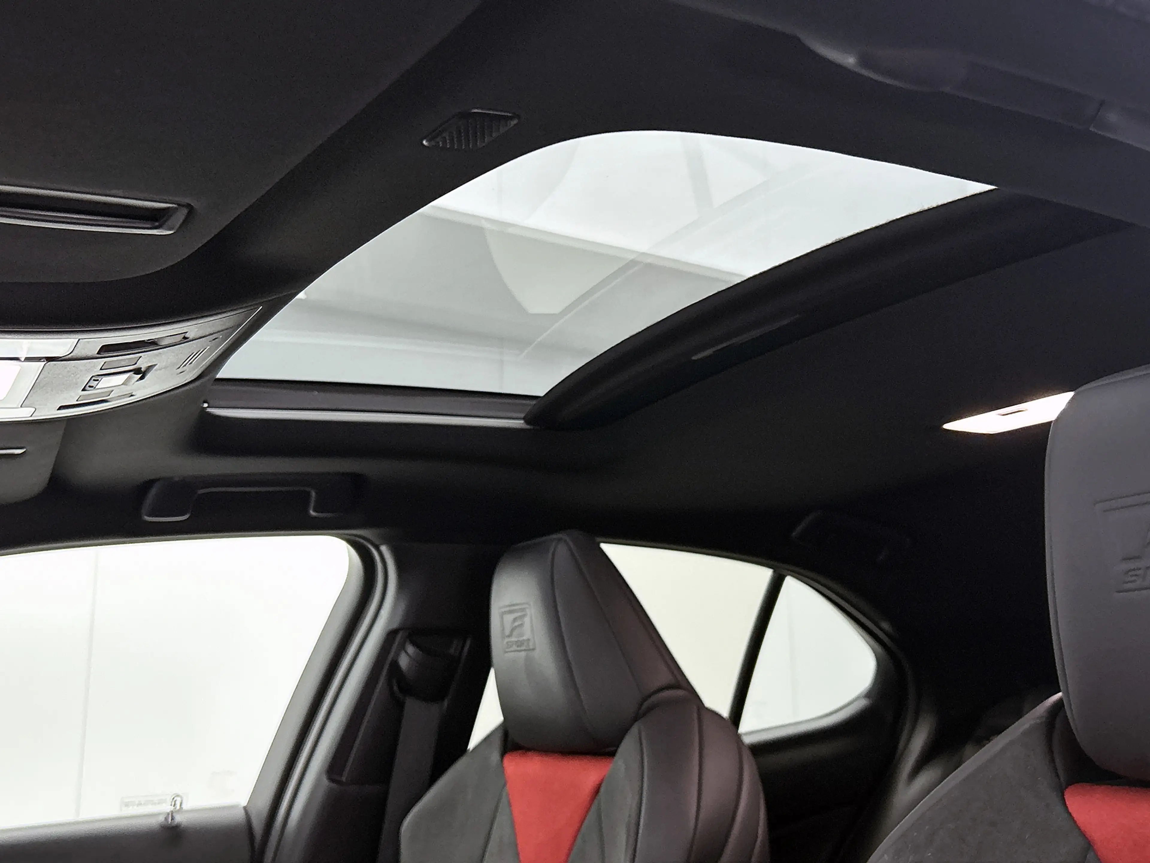Lexus UX 250h F Sport Line | Schuif-Kanteldak | Leder | PDC | — photo 12