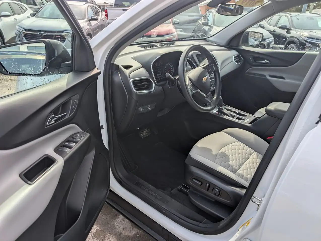 Chevrolet Equinox снимка Chevrolet Equinox