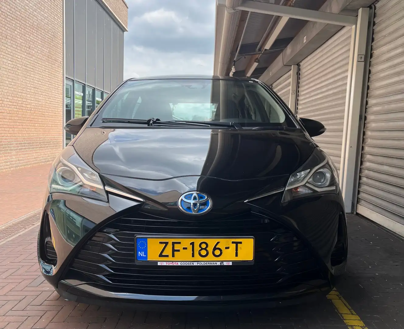 Toyota Yaris Yaris 1.5 Hyb. Active Zwart - 1