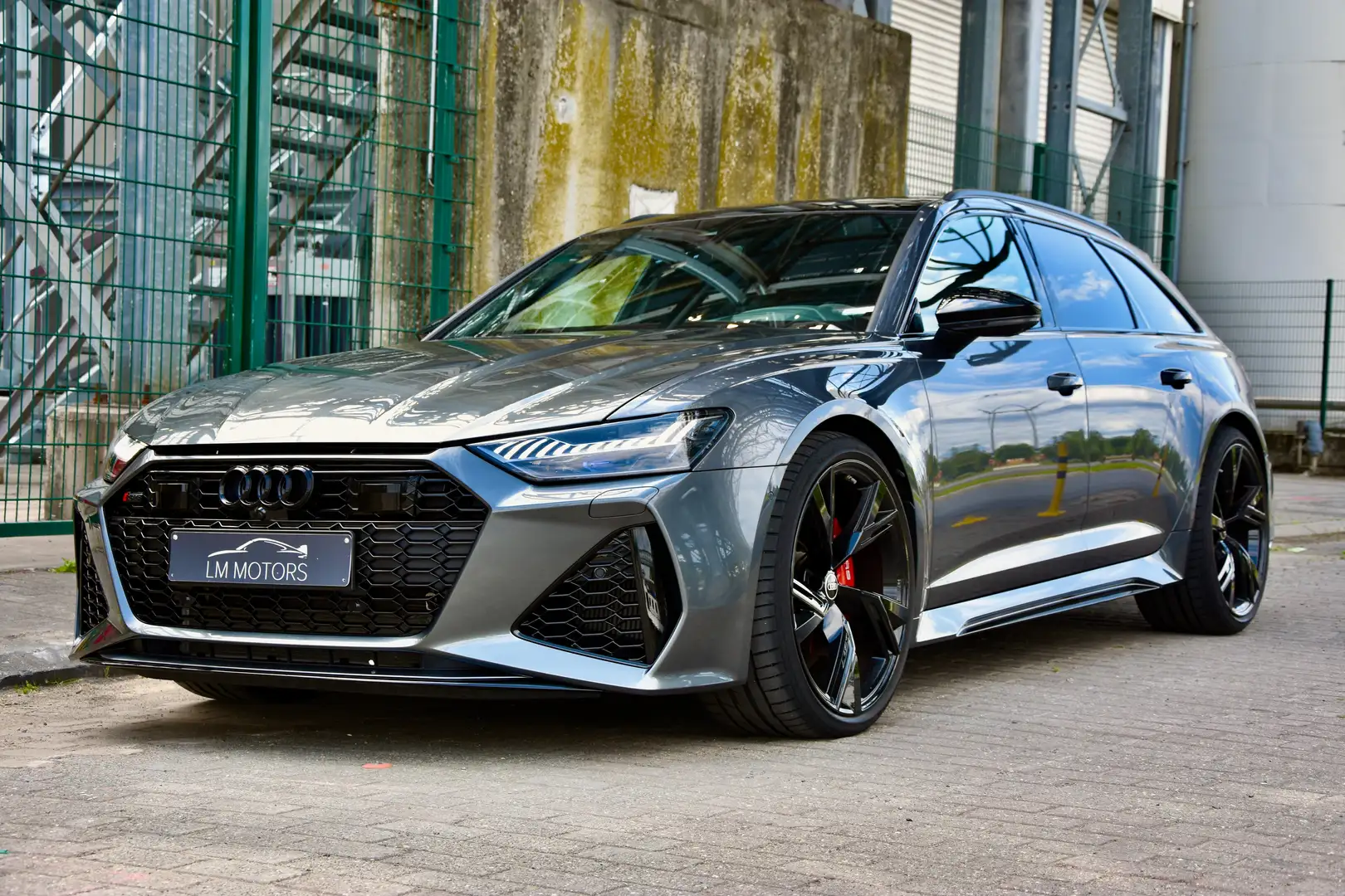 Audi RS6 Avant 4.0 V8 **Lichte vracht** 18 000km (!) NEW Gris - 2