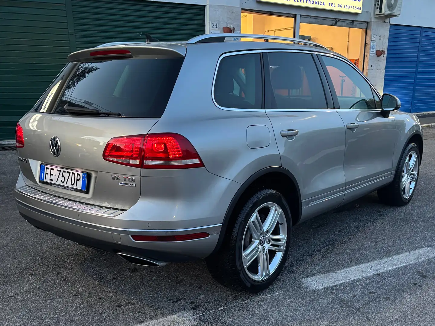 Volkswagen Touareg Touareg II 2015 3.0 V6 tdi 204cv tiptronic Grijs - 2