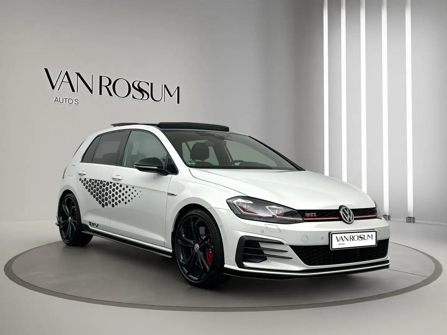 Volkswagen Golf GTI 2.0 TSI TCR Leder Pano ACC Camera Dynaudio - 1
