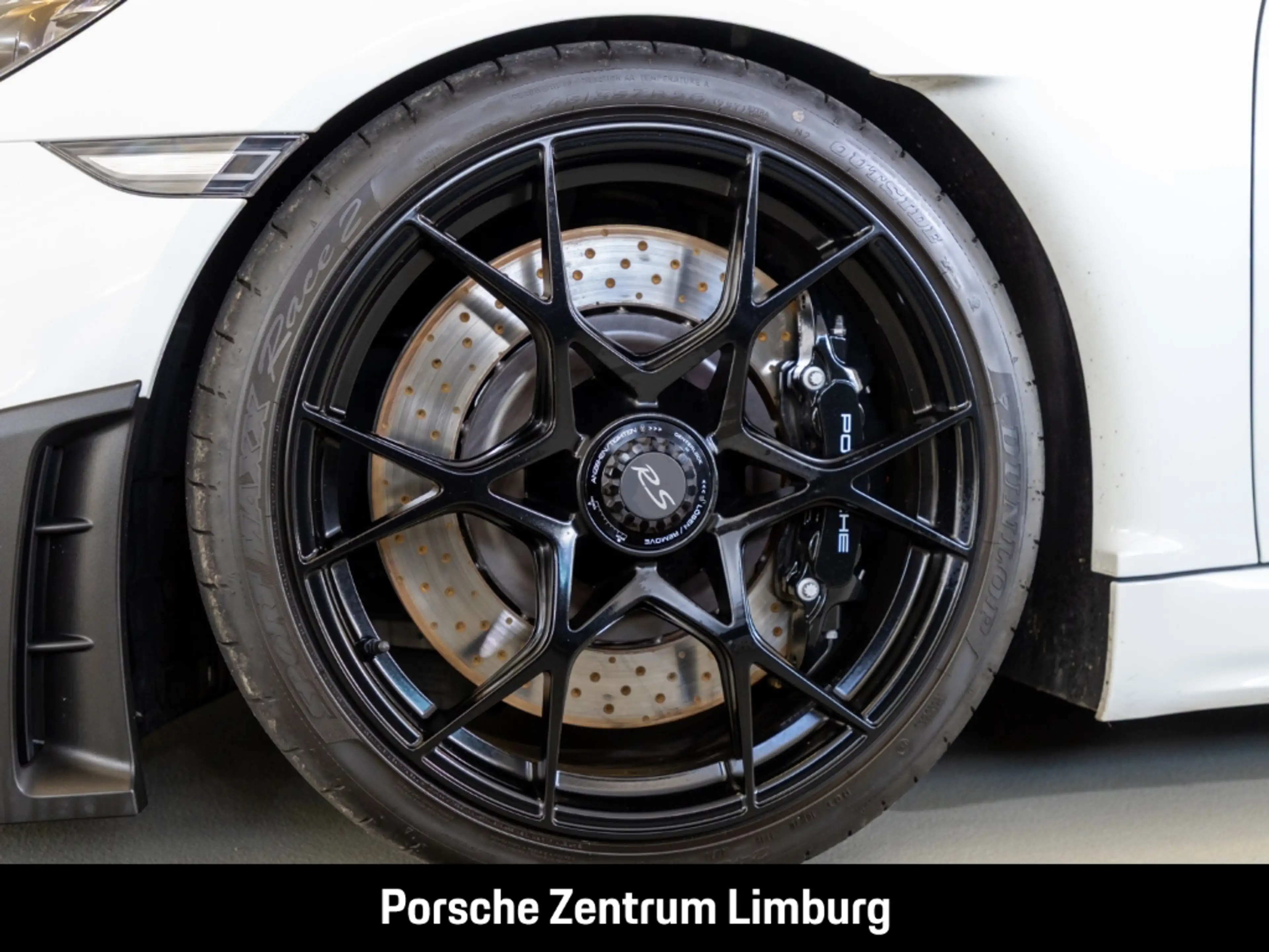 Porsche 718 Spyder RS — photo 11