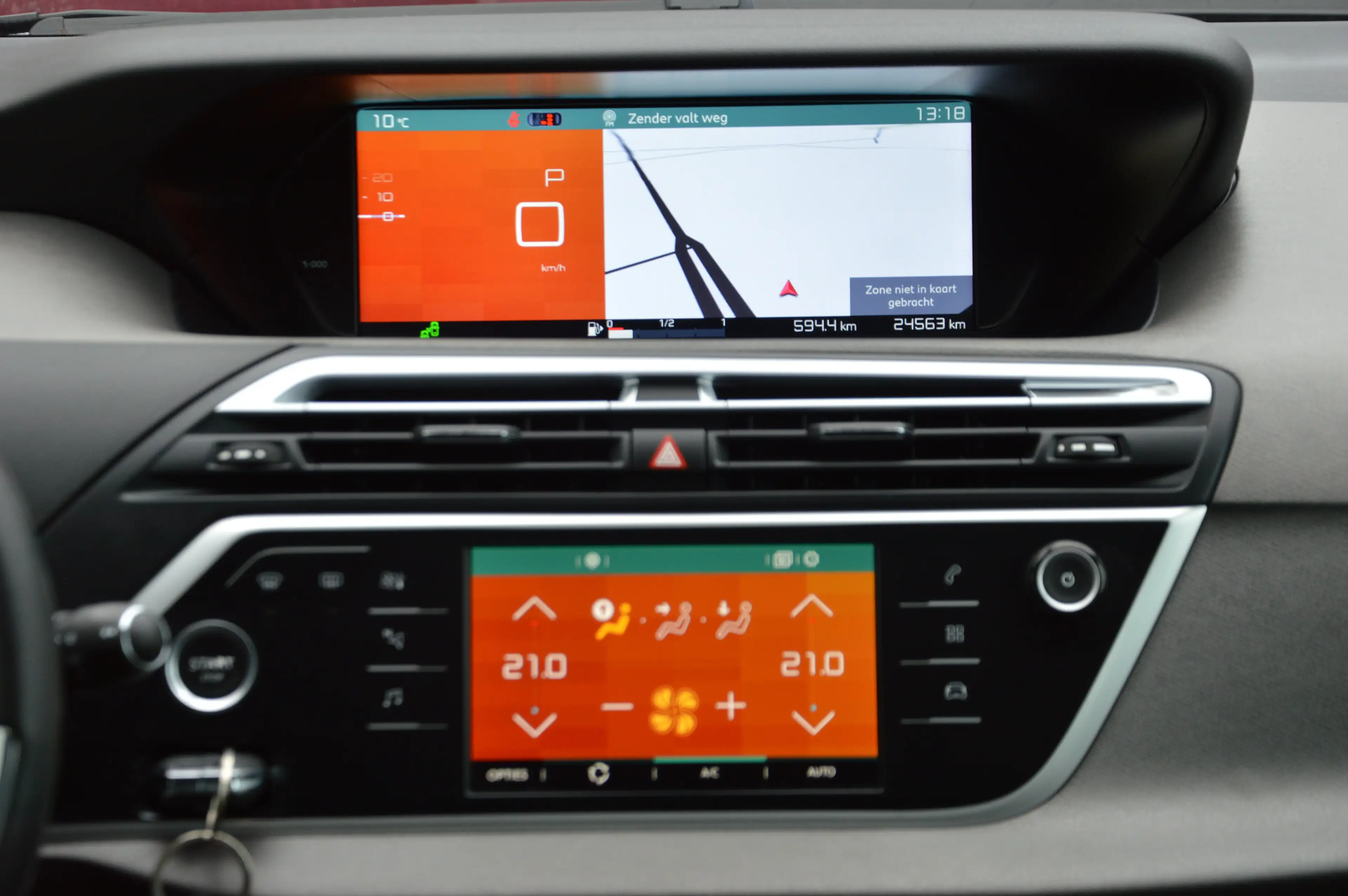 Citroen C4 Picasso 1.2PureTech Shine BOITE AUT NAV CAM CLIM 24.564KM — photo 14
