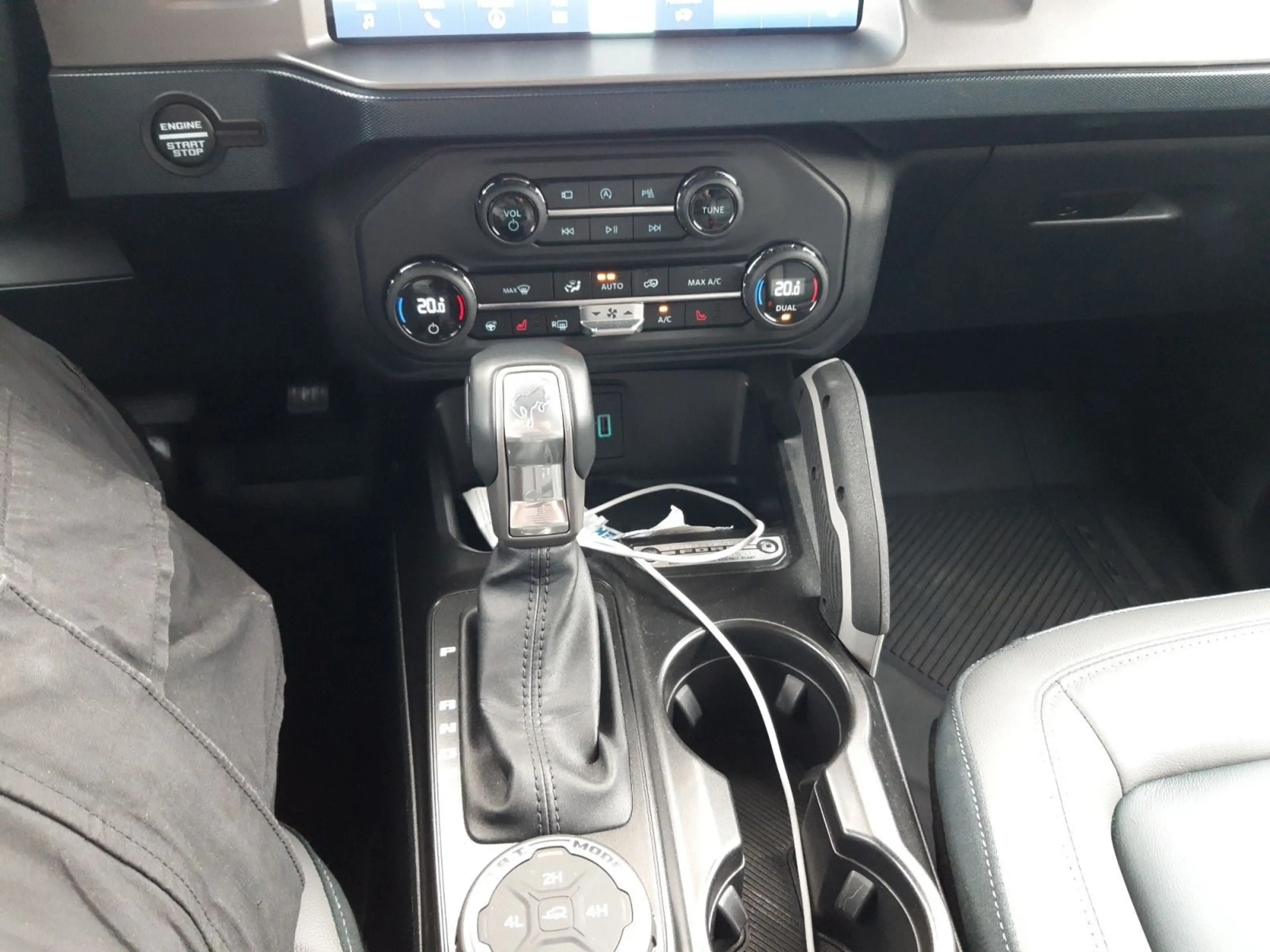 Ford Bronco 2.7 EcoBoost Outer Banks 4x4, Winterreifen — photo 12