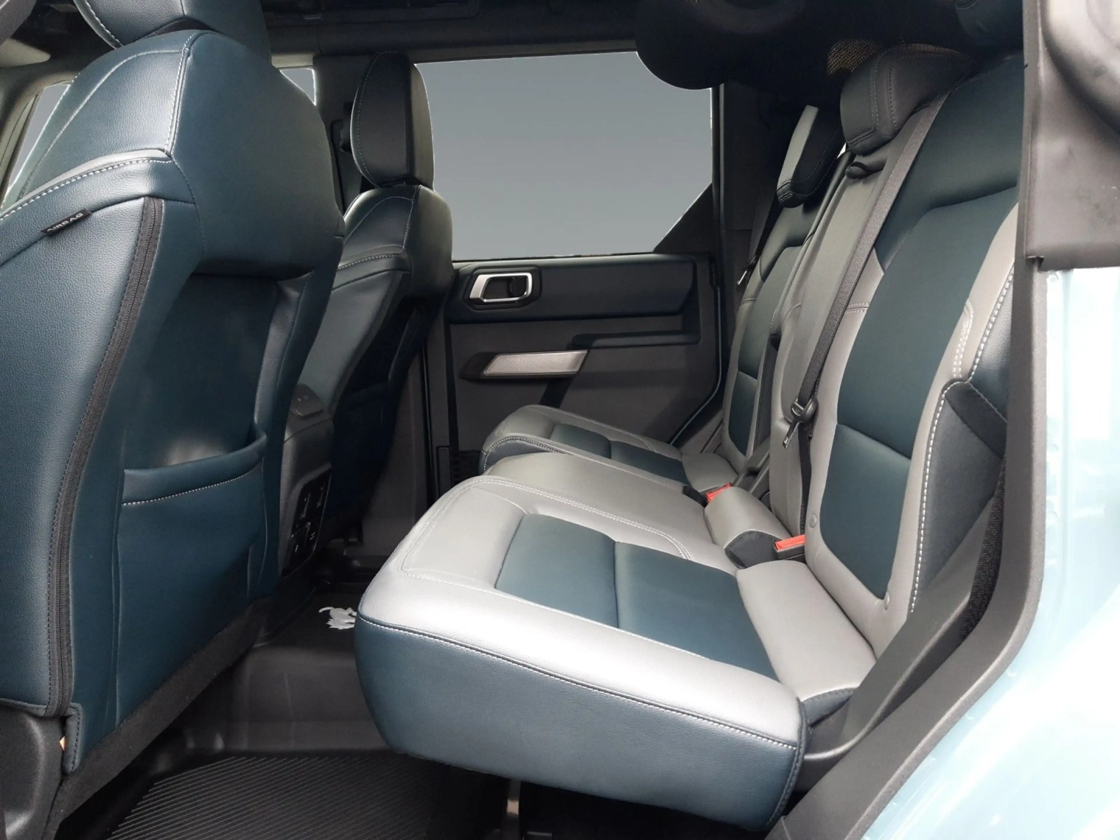 Ford Bronco 2.7 EcoBoost Outer Banks 4x4, Winterreifen — photo 14