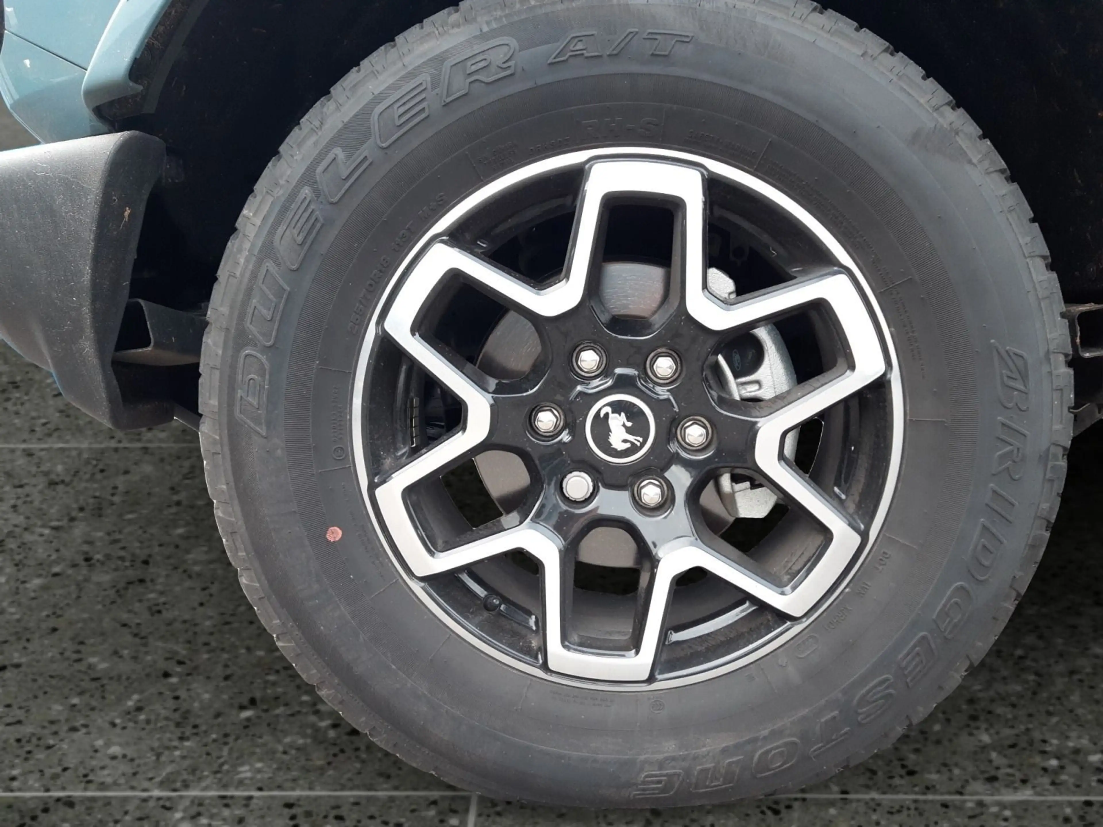 Ford Bronco 2.7 EcoBoost Outer Banks 4x4, Winterreifen — photo 15