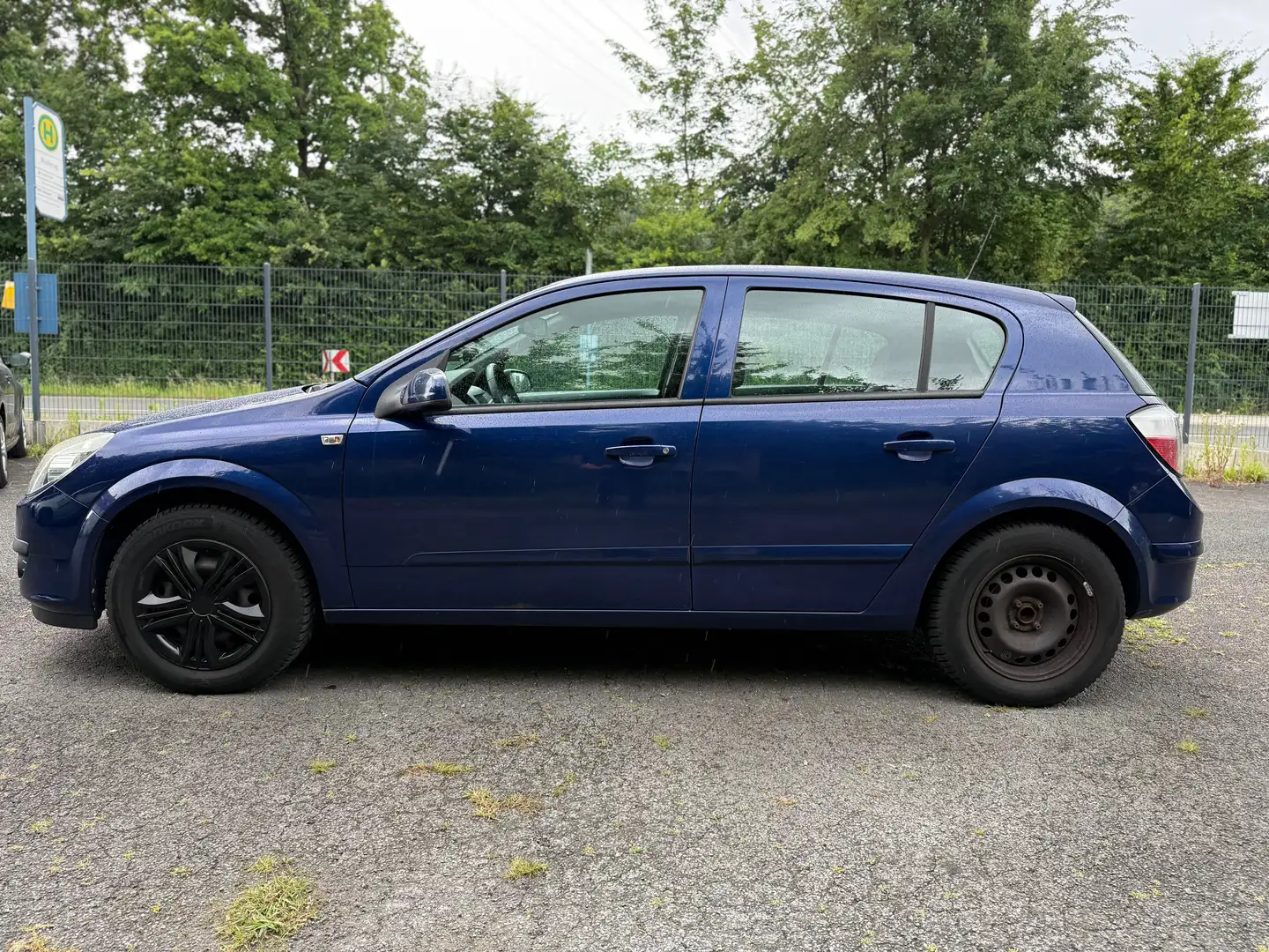 Opel Astra Edition Blau - 2