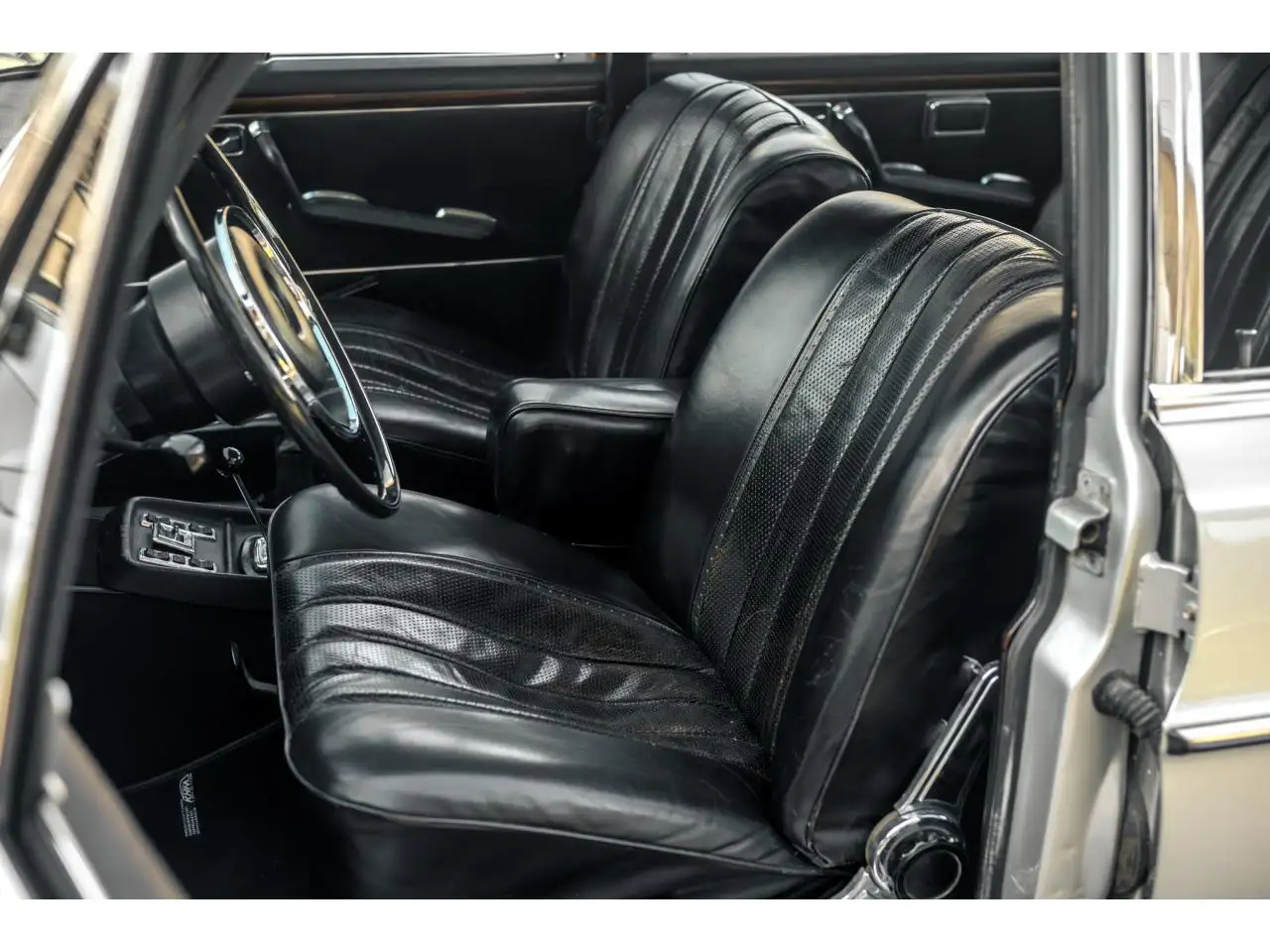 Mercedes-Benz 300SEL 6.3 W109, foto 11