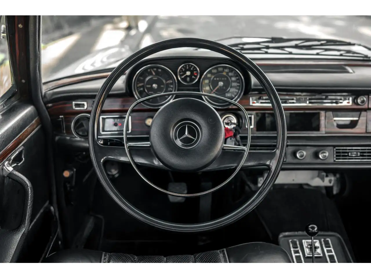 Mercedes-Benz 300SEL 6.3 W109, foto 10