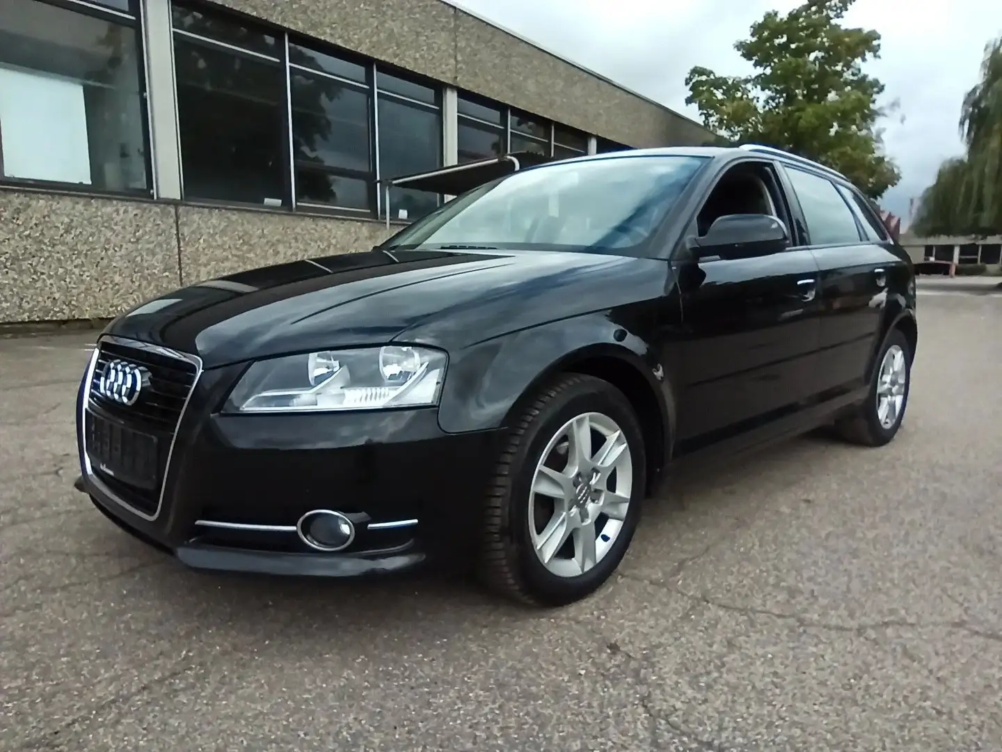 Audi A3 Sportback 1.4 TFSI Attraction Schwarz - 1