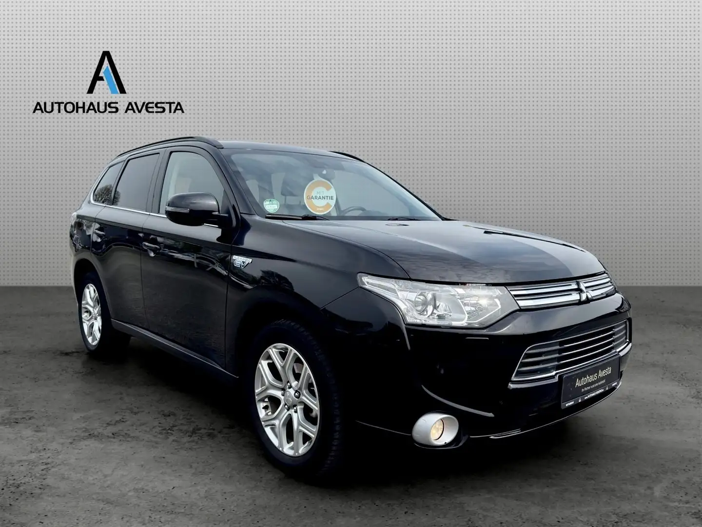 Mitsubishi Outlander PHEV Instyle 4WD/ ACC/ GARANTIE/87.tKM Чёрный - 1