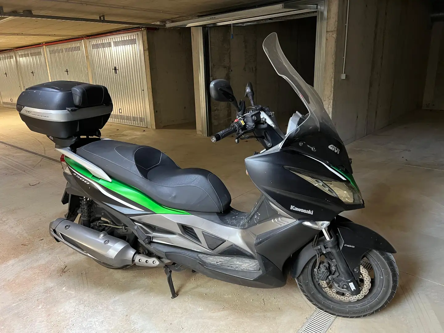 Kawasaki J300 Special Edition ABS Schwarz - 1