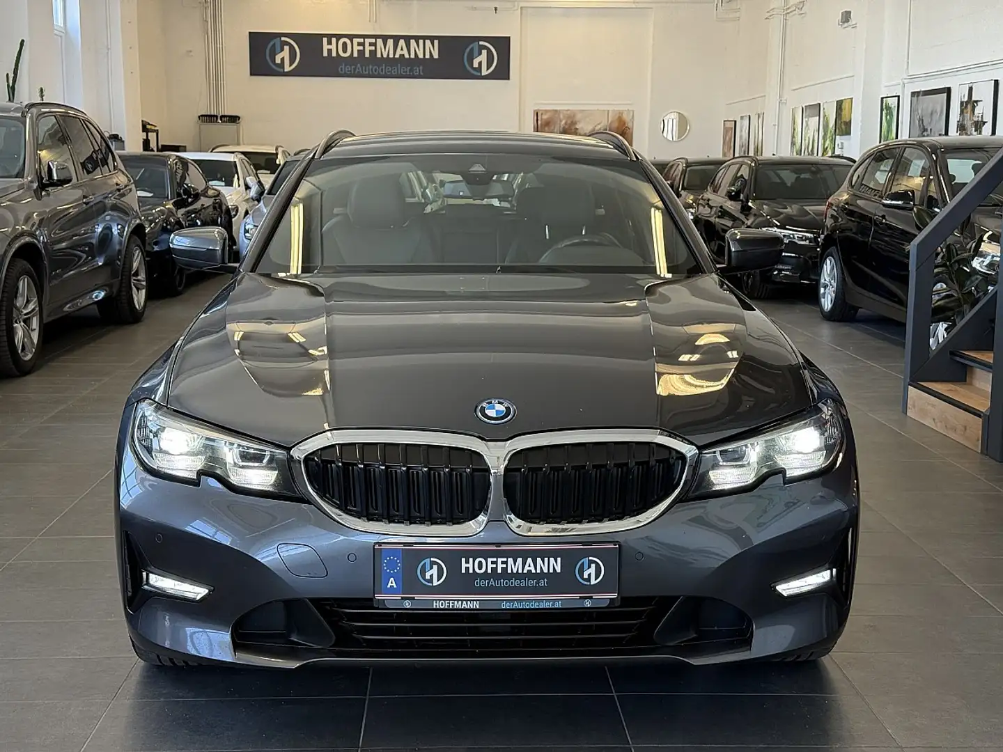 BMW 330 e PHEV xDrive Touring Aut. Sportsitze, HiFi Sys... Grau - 2