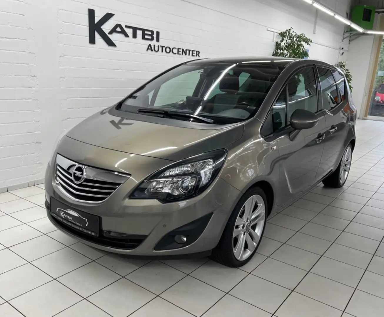 Opel Meriva B Innovation 1.4 Panorama Kamera HU neu Brun - 1