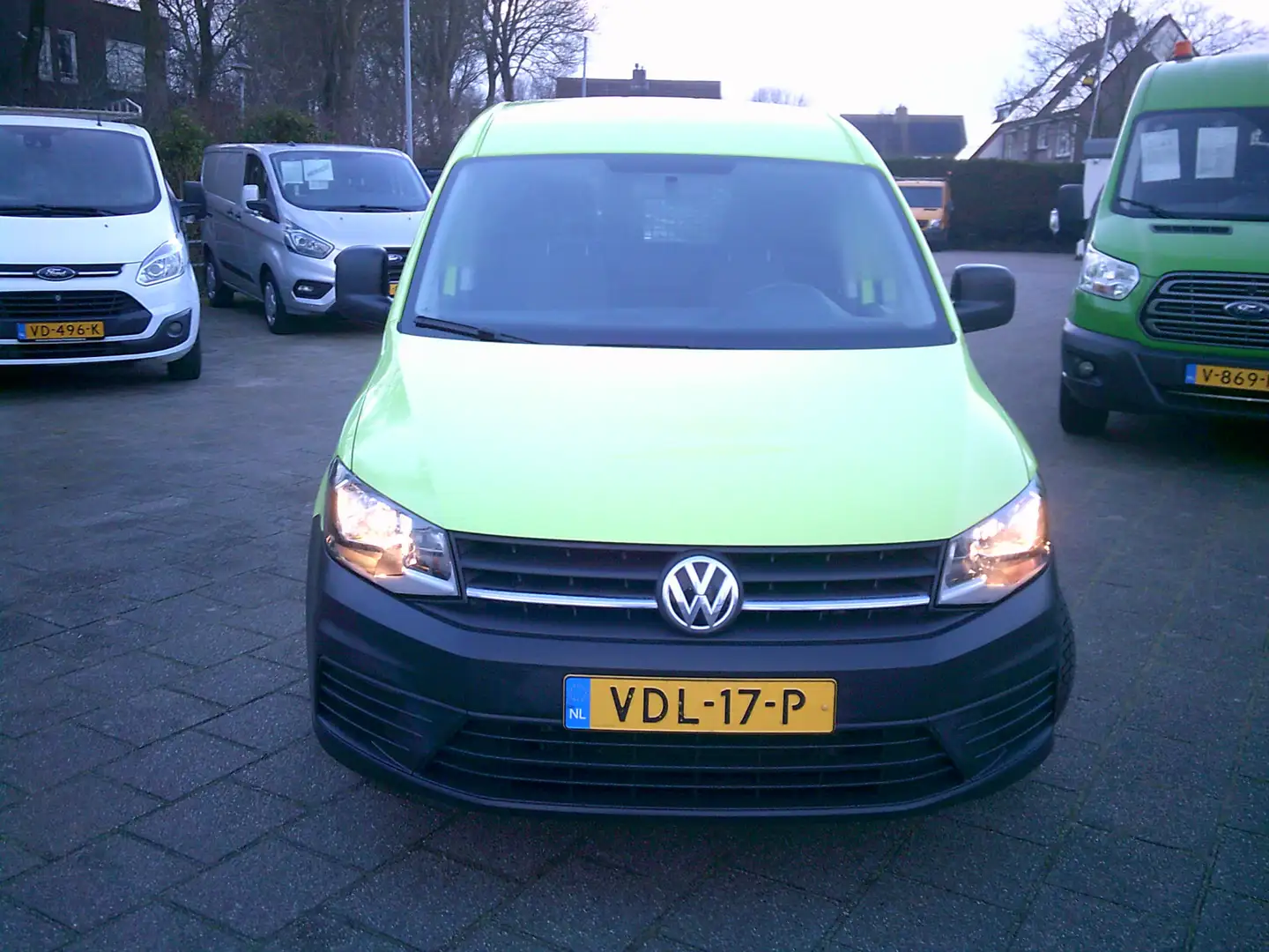 Volkswagen Caddy 2.0 TDI L2H1 BMT Maxi Trendline VOORZIEN VAN AIRCO Vert - 2