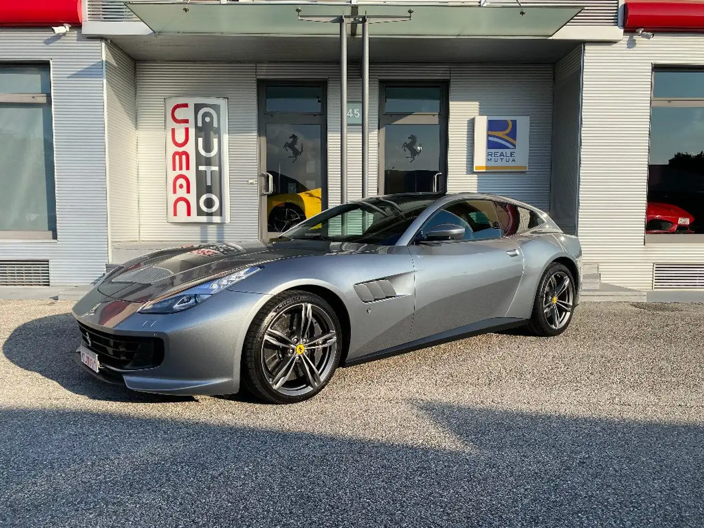 Ferrari GTC4 Lusso V12 Grigio - 1
