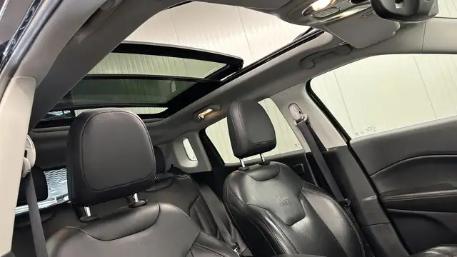 Jeep Compass view 11