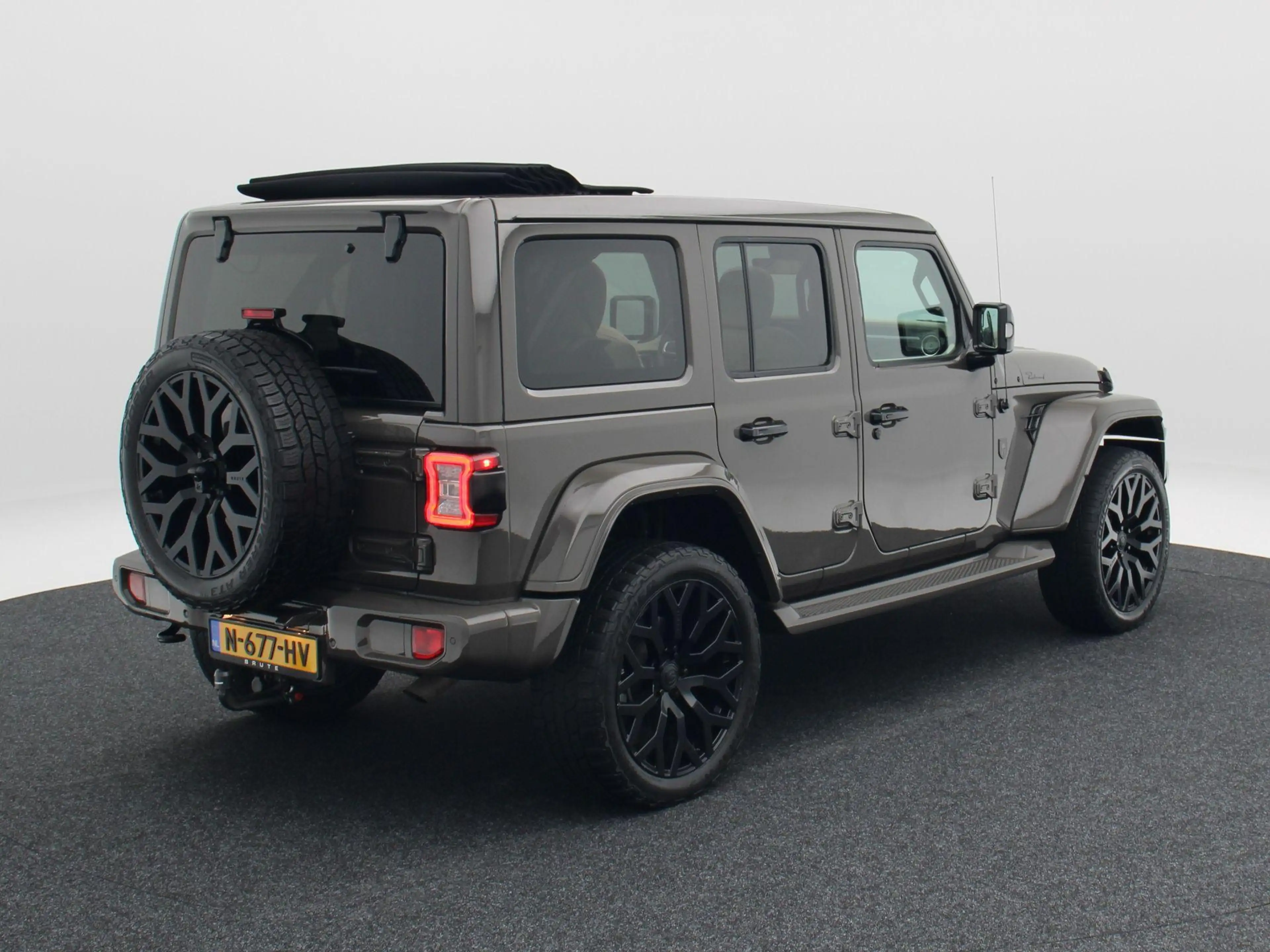 Jeep Wrangler Unlimited 4xe 380 Sahara BRUTE | Wit leder | Elekt — photo 2