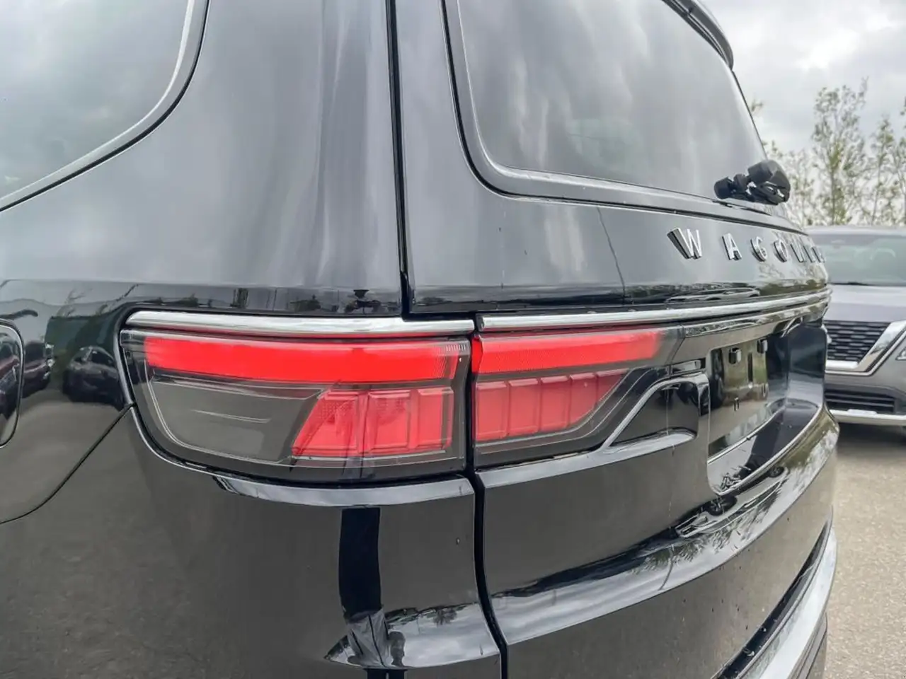 Jeep Wagoneer снимка Jeep Wagoneer
