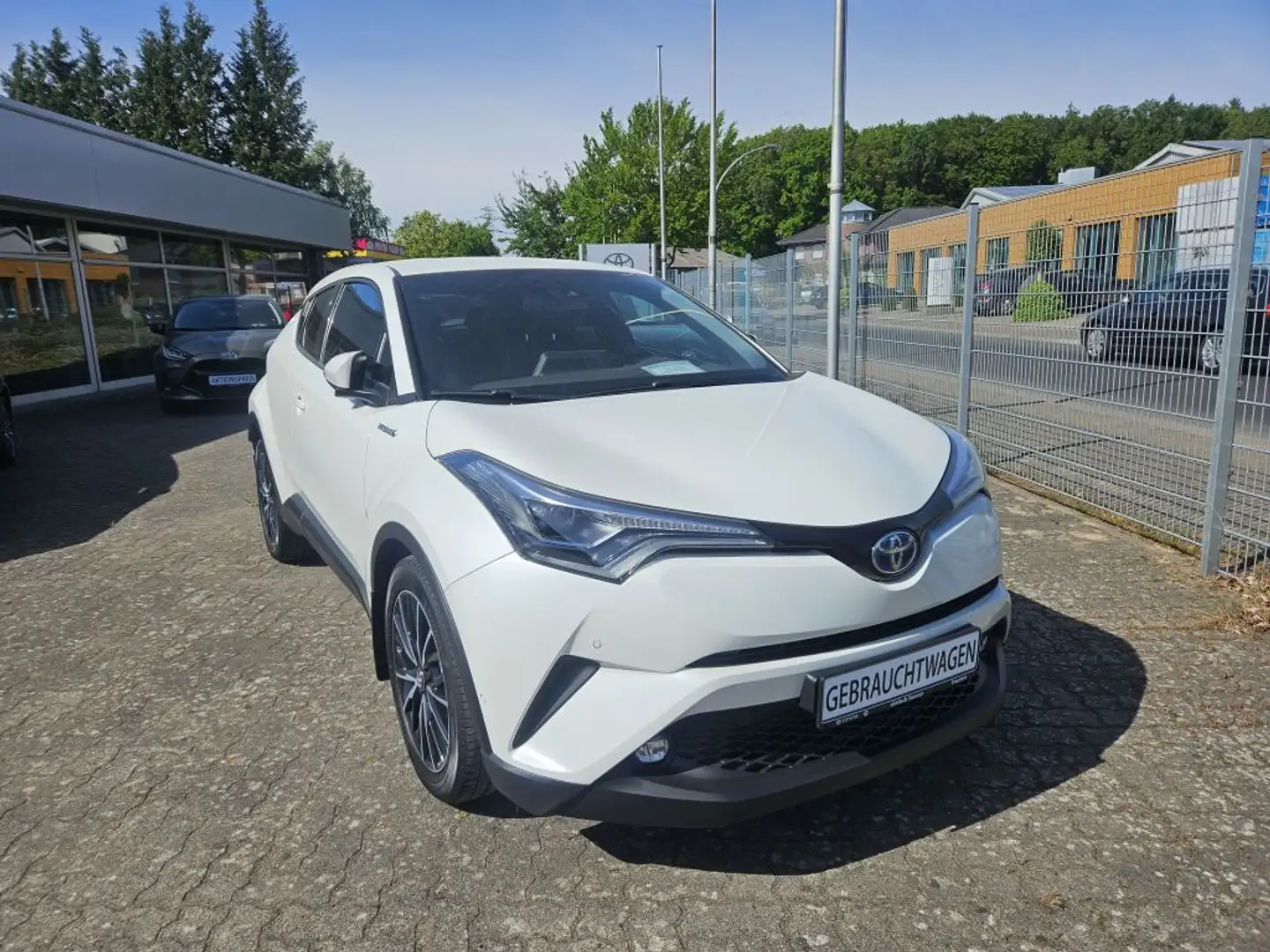 Toyota C-HR Hybrid Lounge Blanc - 1