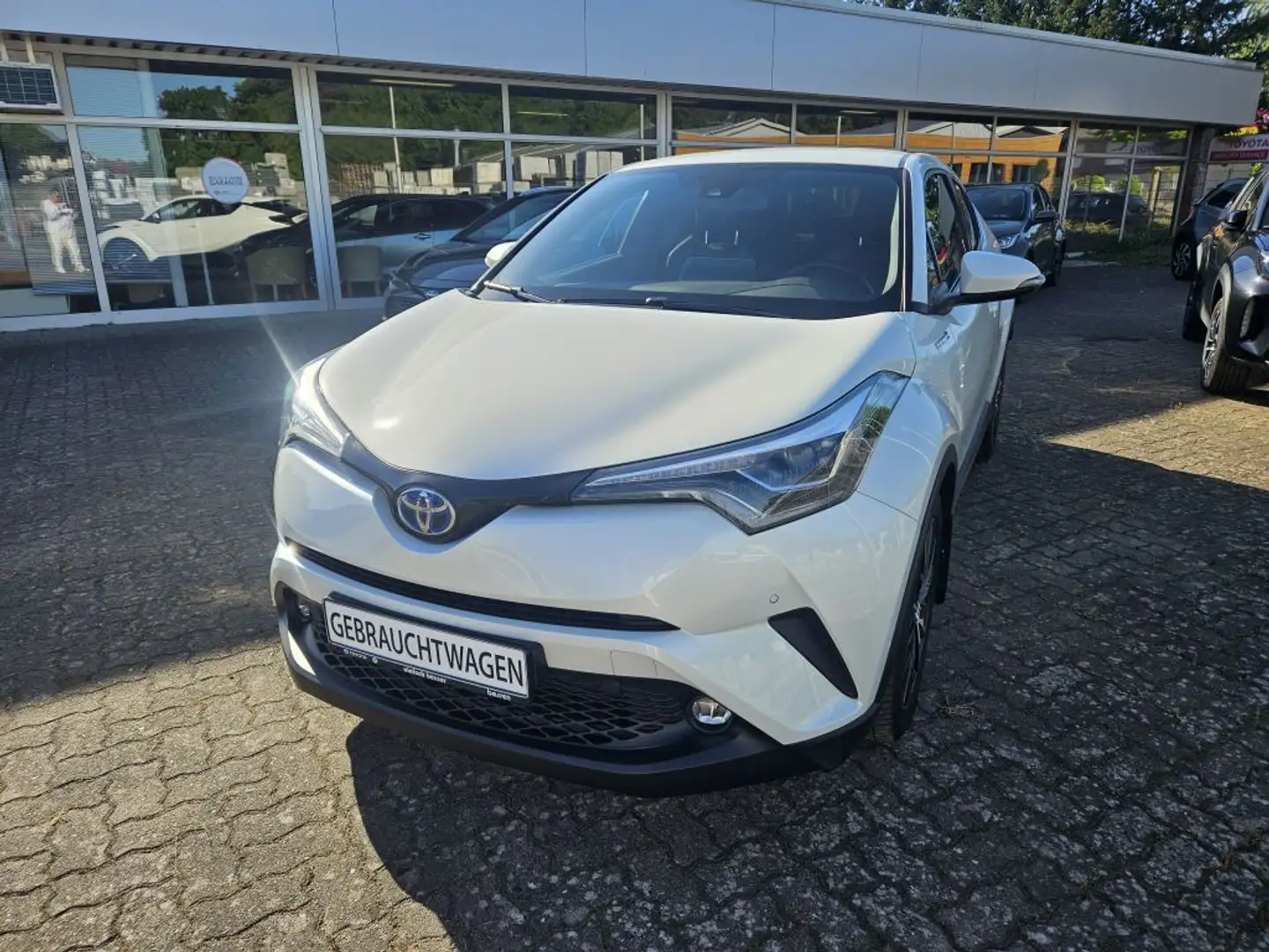Toyota C-HR Hybrid Lounge Blanc - 2