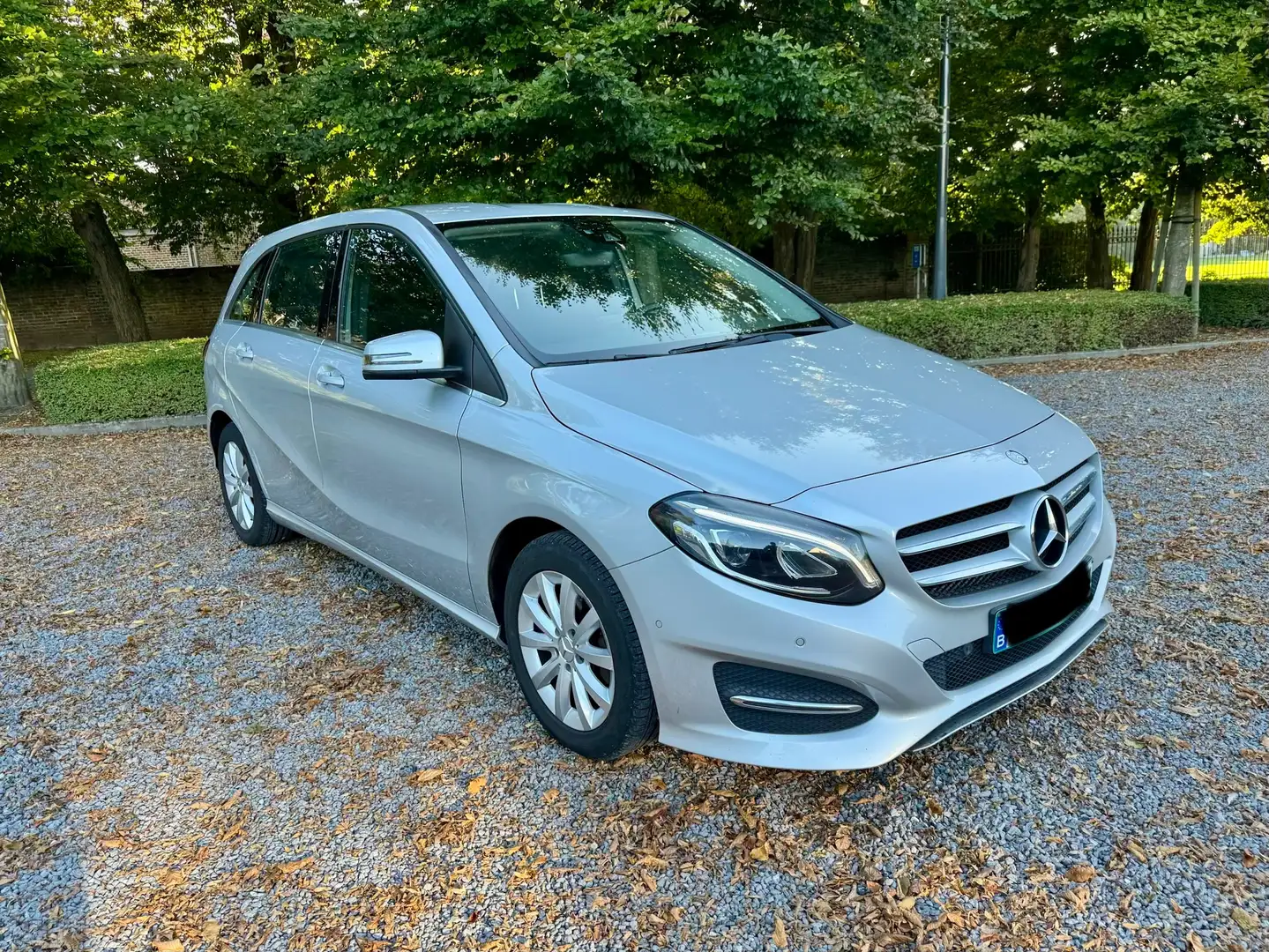 Mercedes-Benz B 200 B200d 2.2diesel Facelift LED Euro6b Navi Silber - 2