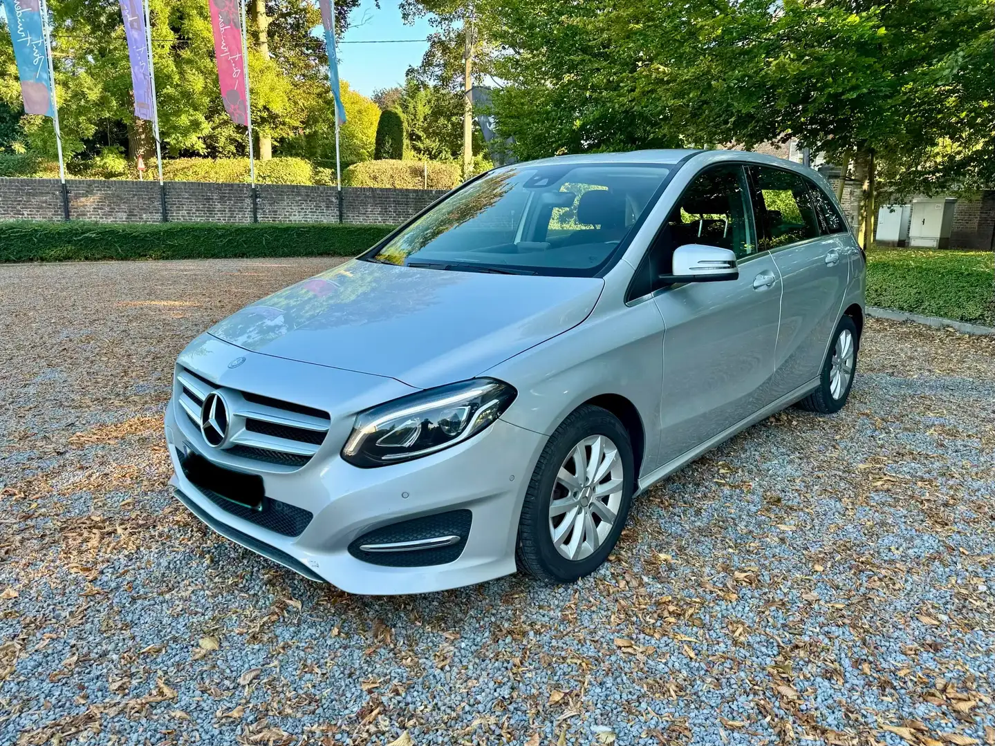 Mercedes-Benz B 200 B200d 2.2diesel Facelift LED Euro6b Navi Silber - 1