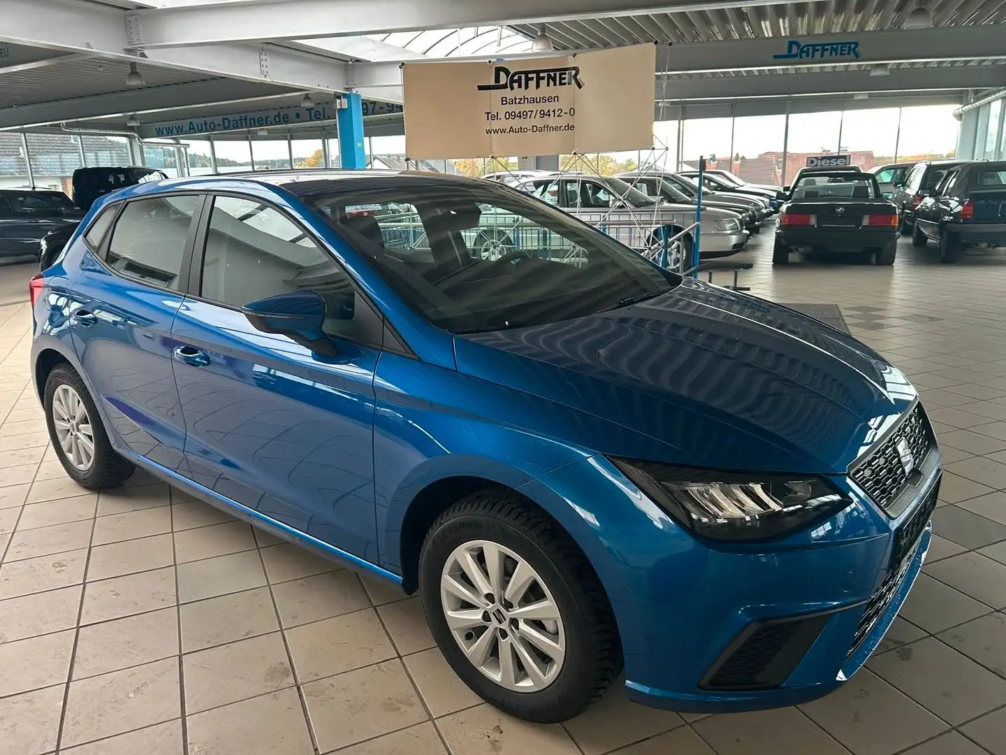 SEAT Ibiza 1.0 TSI 85kW Style DSG/DAB/SZHZG/PDC Bleu - 1