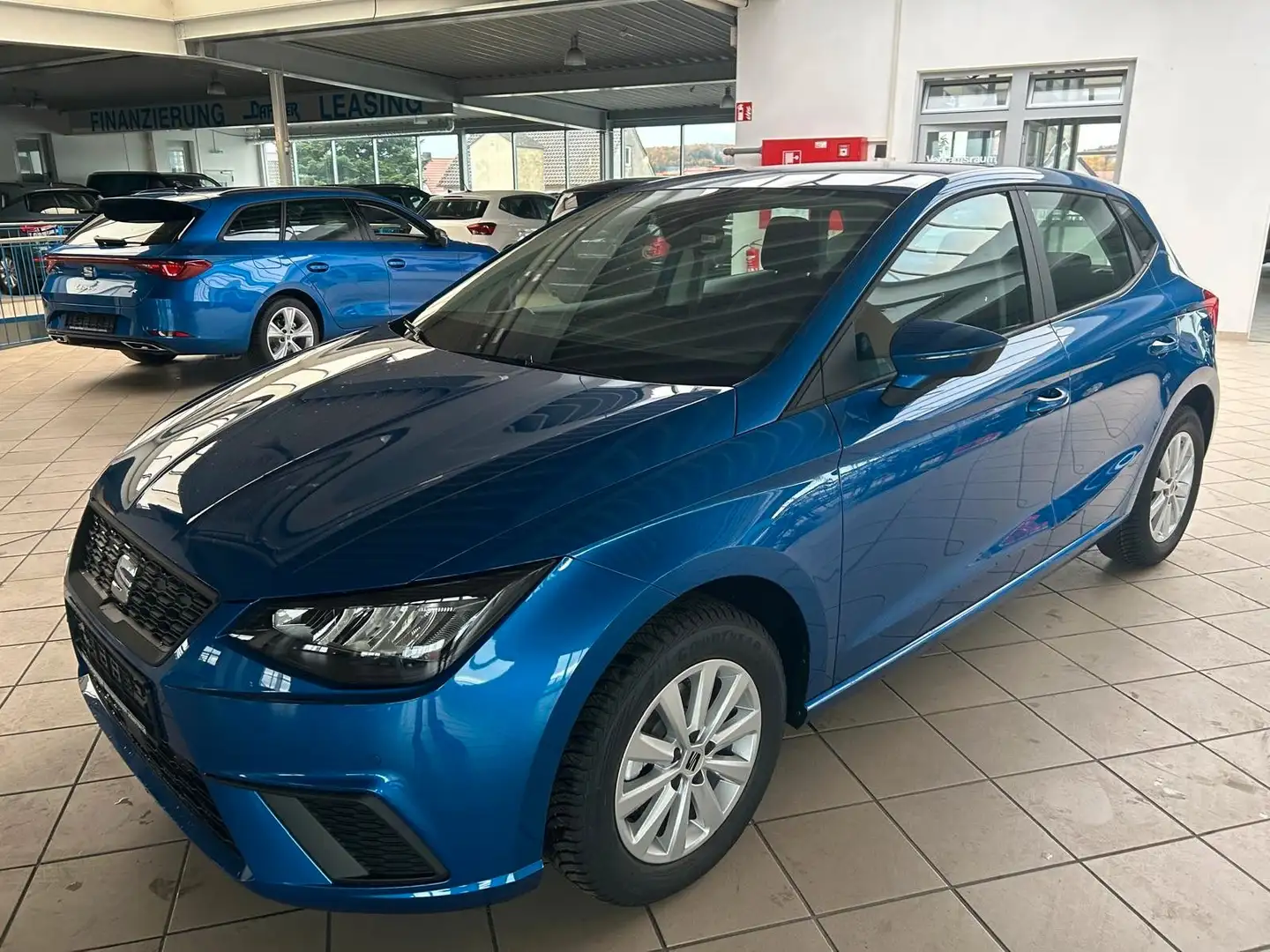 SEAT Ibiza 1.0 TSI 85kW Style DSG/DAB/SZHZG/PDC Bleu - 2