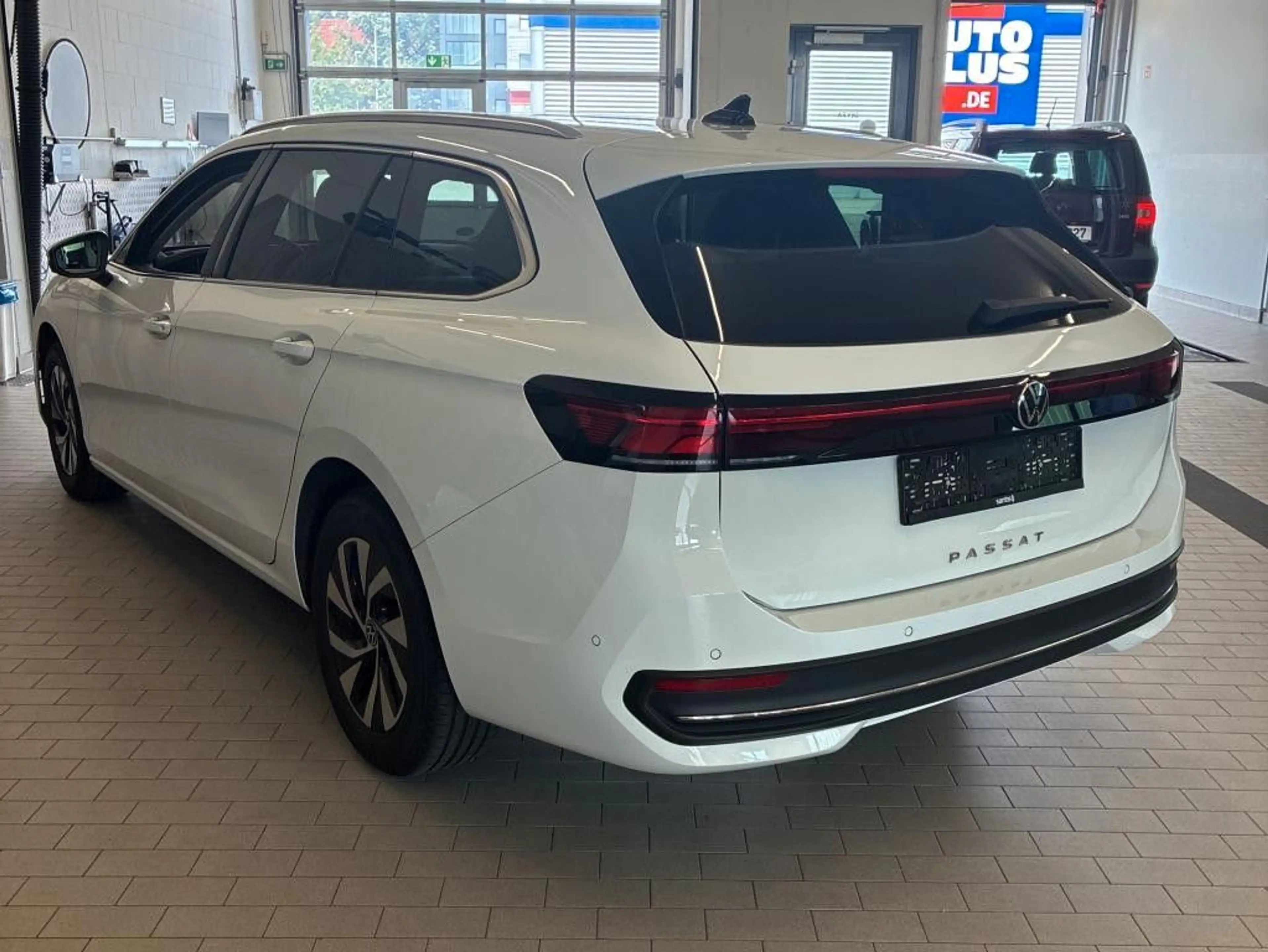 Volkswagen Passat Variant Business 2.0 TDI DSG Navi SHZ ACC — photo 3