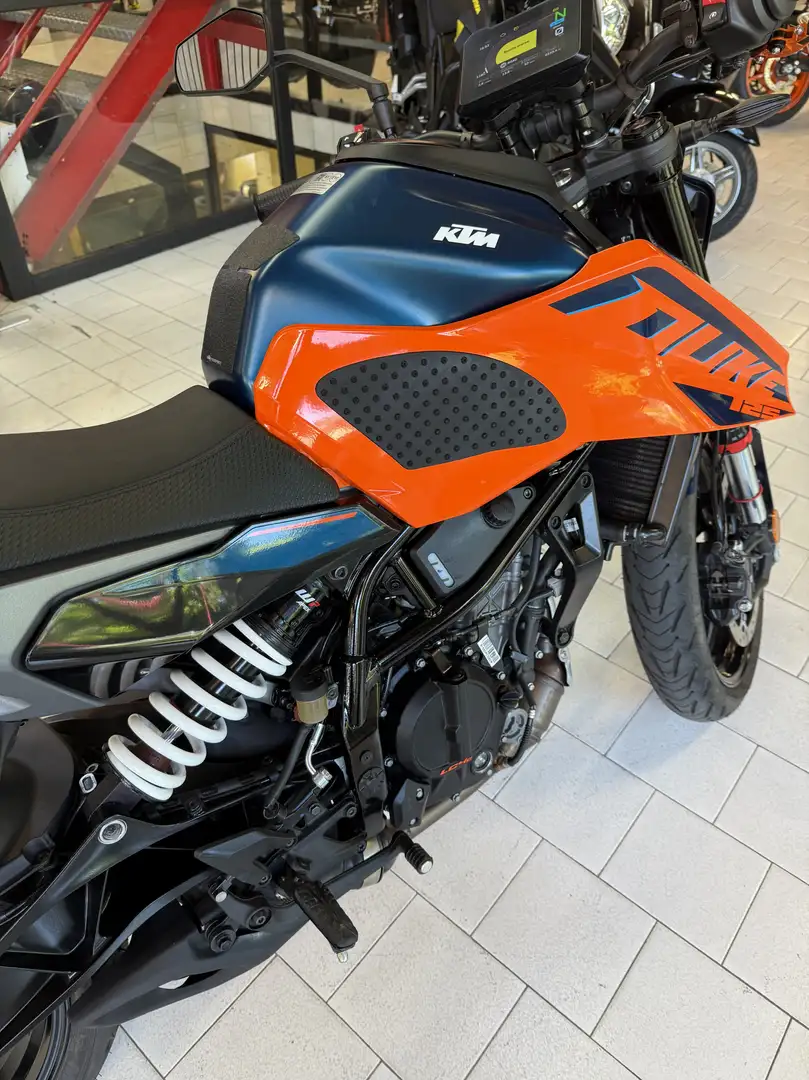 KTM 125 Duke - 1