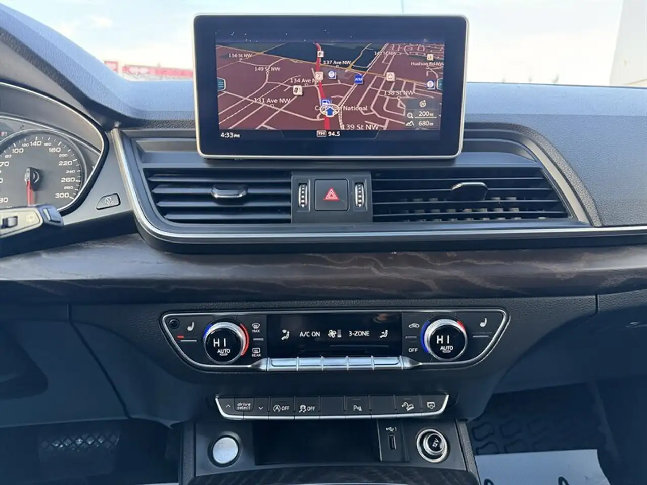 Audi Q5 снимка Audi Q5