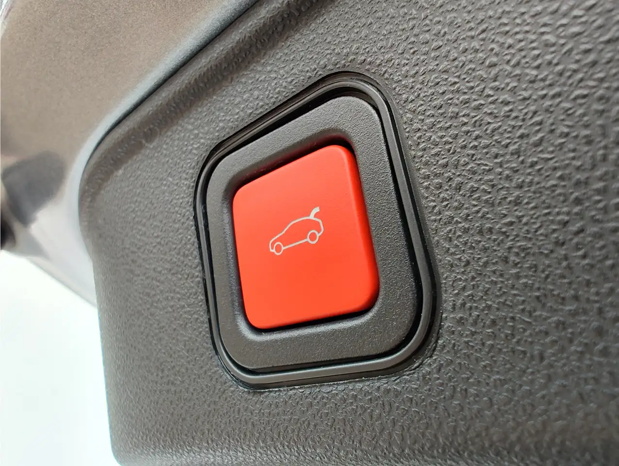 Alfa Romeo Junior 2025 — фото 12