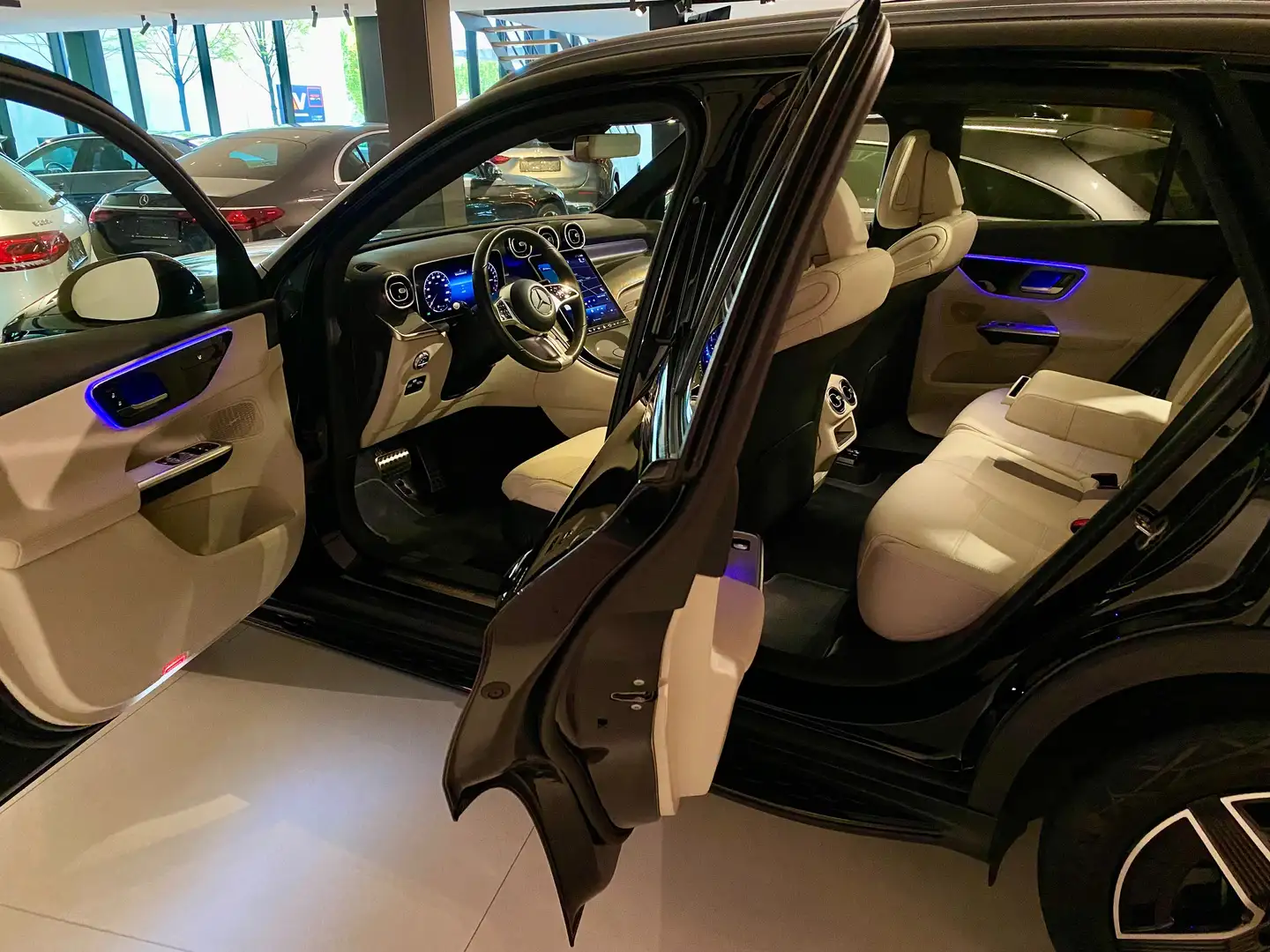 Mercedes-Benz GLC 300 e 9G Plug-in 4M AMG 19"/PanoDak/360°/El.Trekh Noir - 1