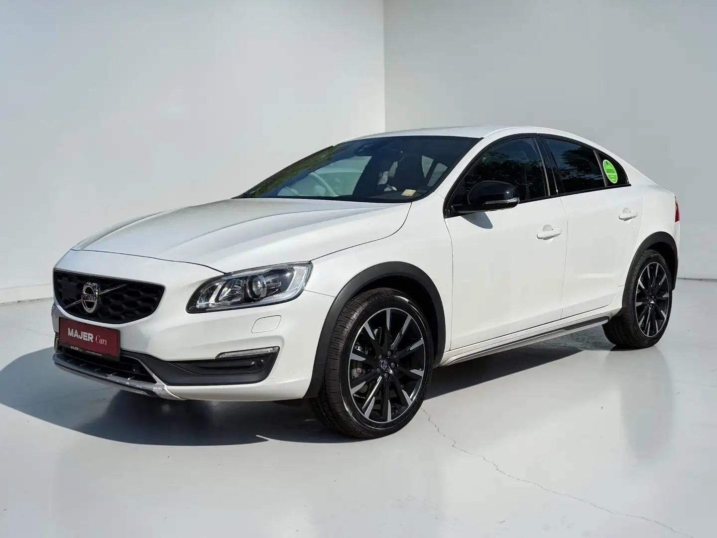 Volvo S60 Cross Country D4 Summum BI-XEN*NAVI*KAM*AHK Weiß - 2