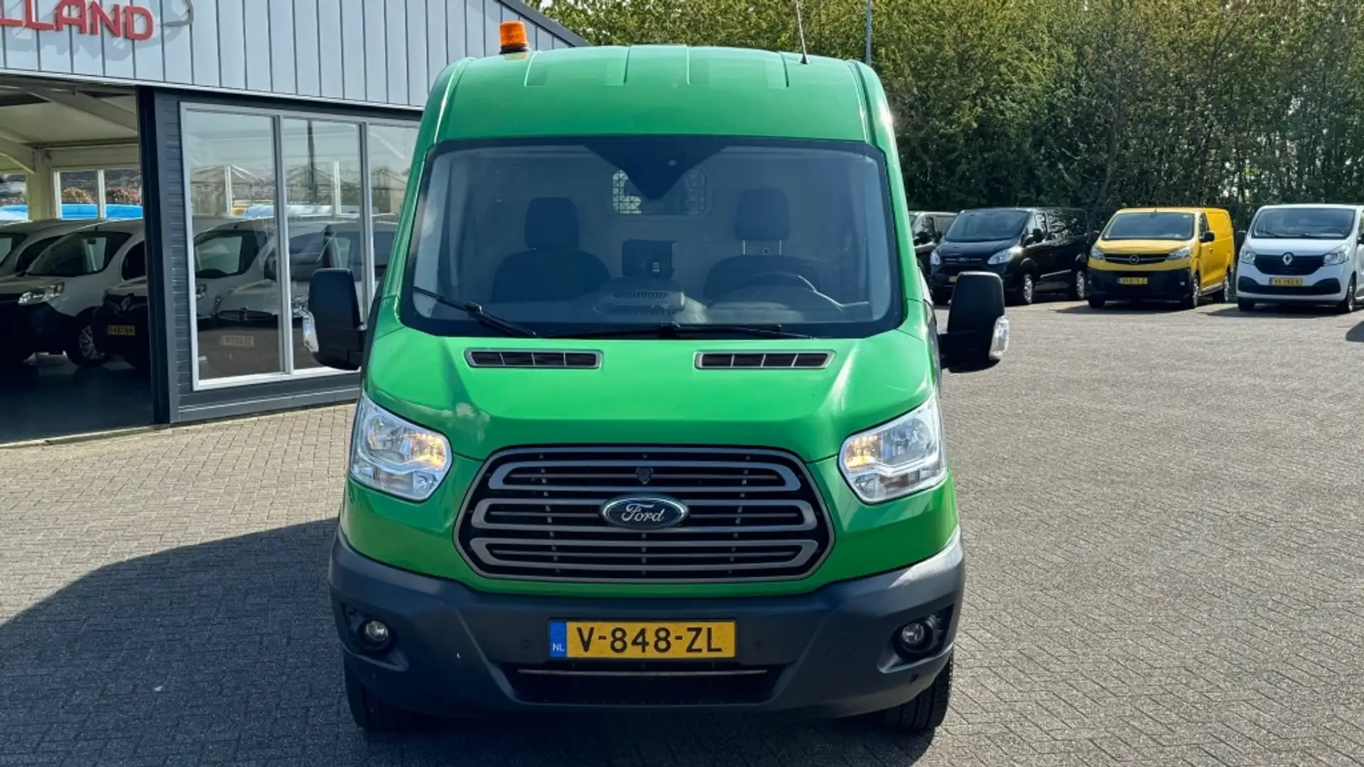 Ford Transit 2.0 TDCI 96KW 131PK L3H2 EURO 6 AIRCO/ CRUISE CONT Groen - 2