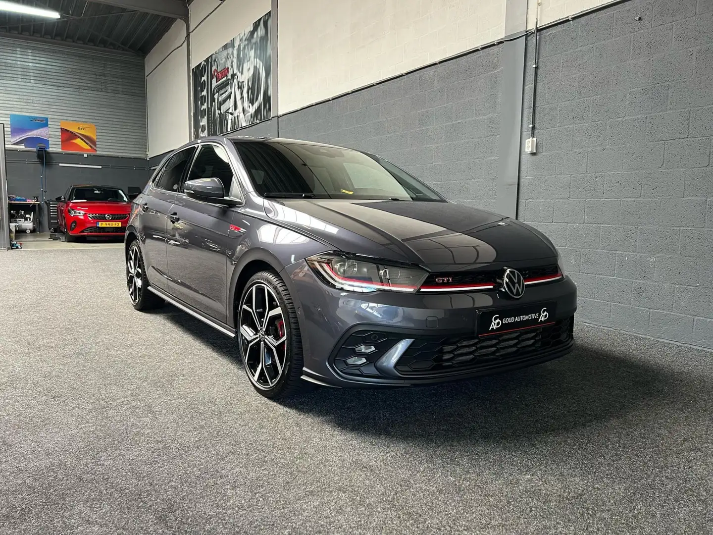 Volkswagen Polo GTI 2.0 TSI IQ+Keyless Šedá - 2