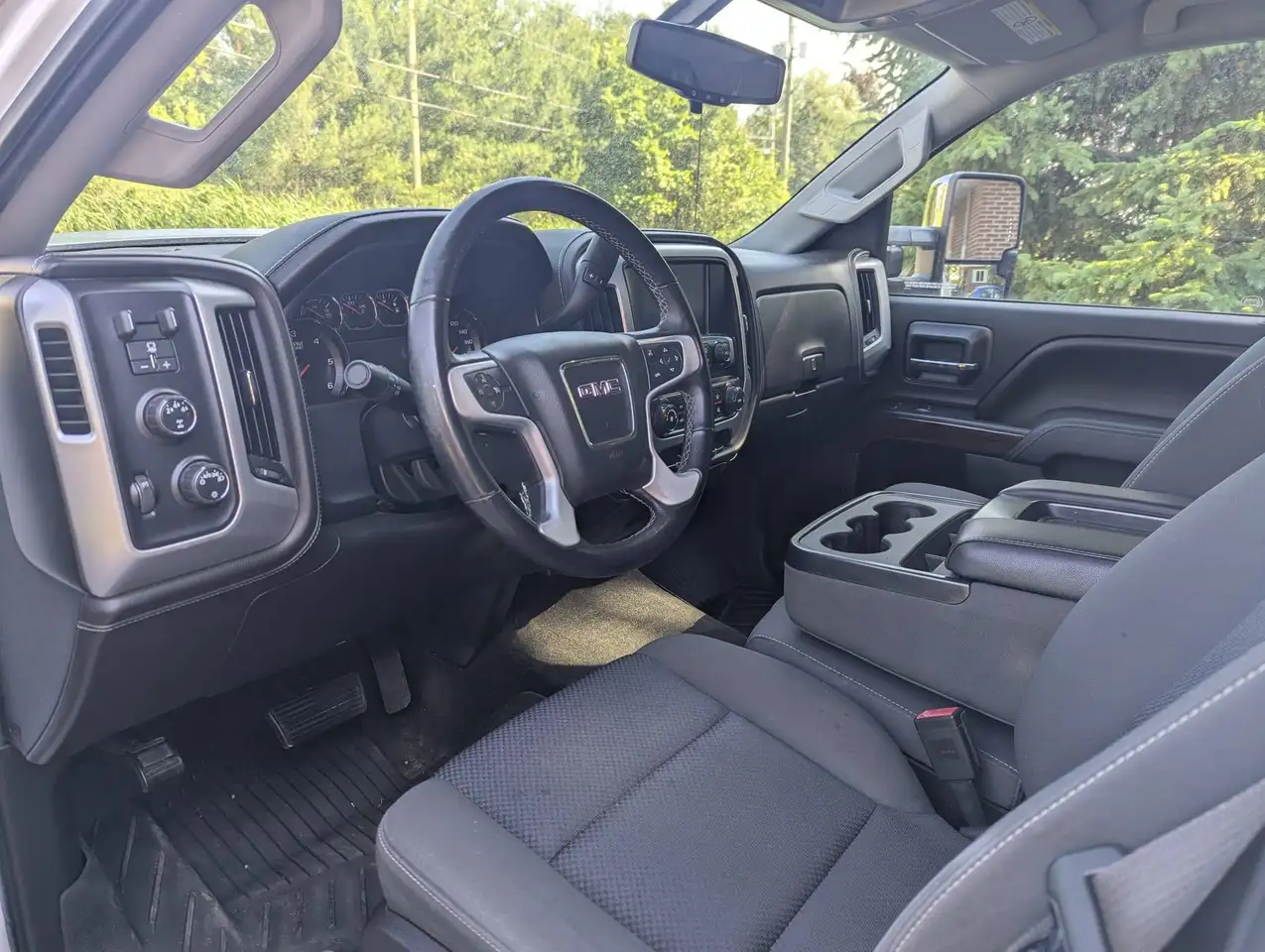 GMC Sierra 2500HD снимка GMC Sierra 2500HD